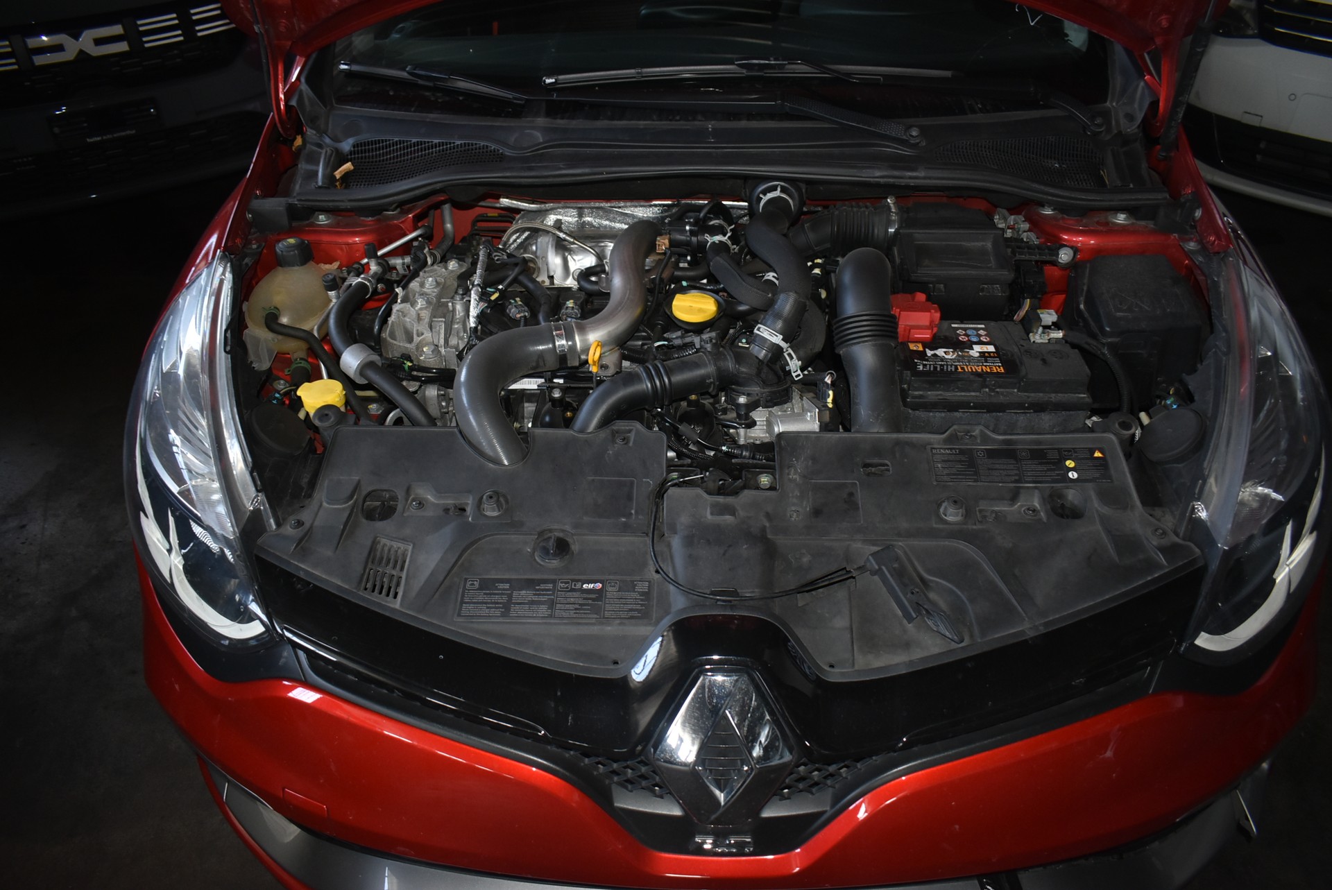 RENAULT Clio 1.6 T RS 200 EDC-image-10