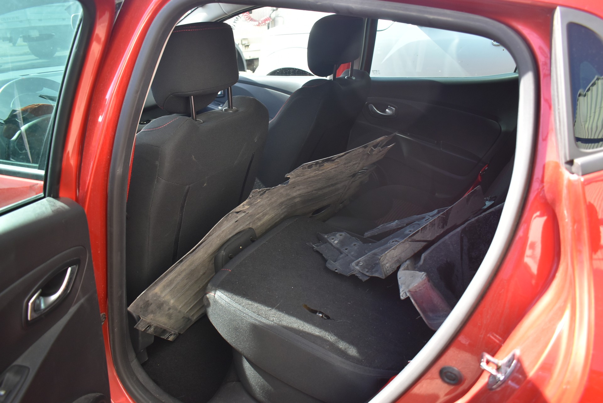 RENAULT Clio 1.6 T RS 200 EDC-image-3