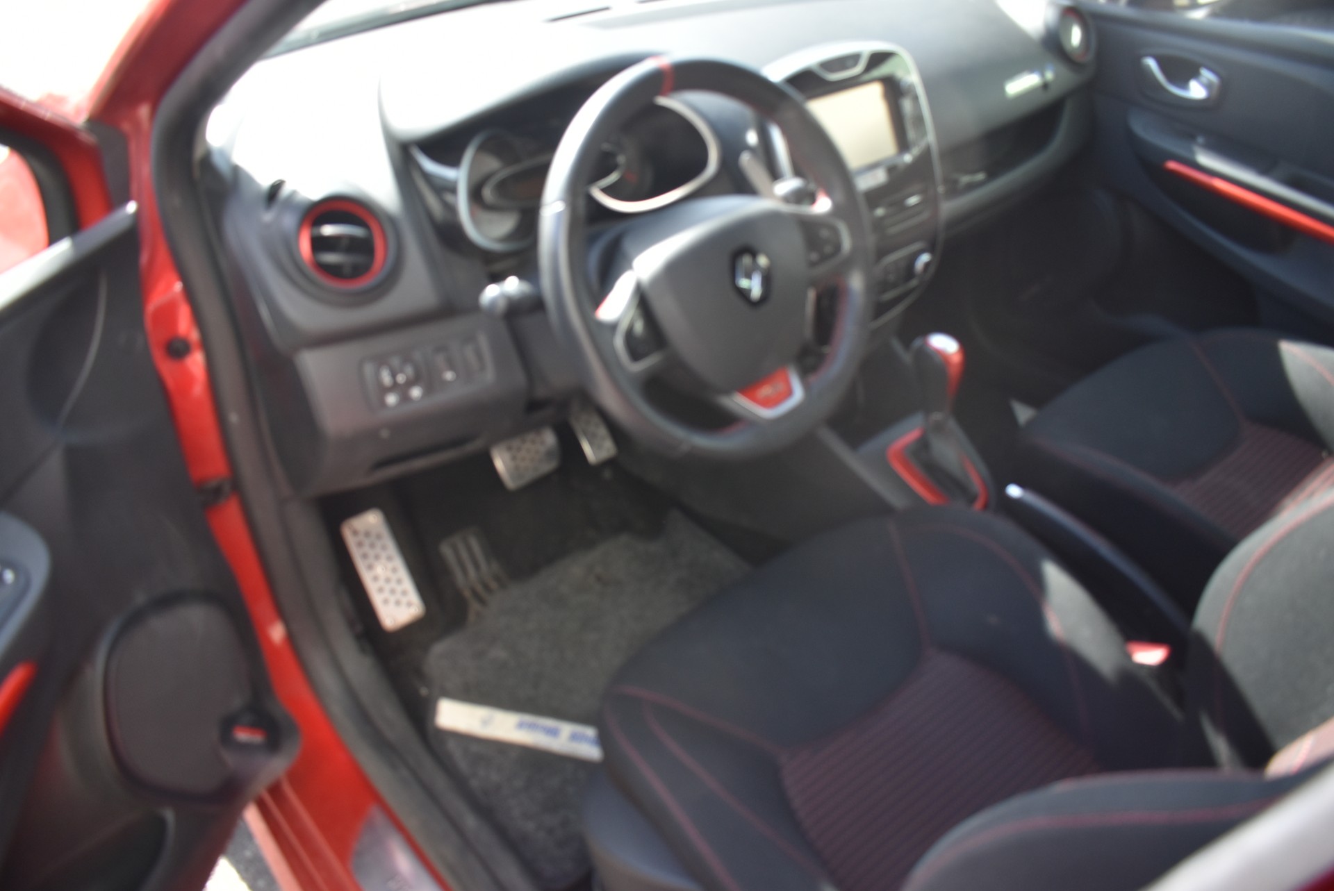 RENAULT Clio 1.6 T RS 200 EDC-image-2