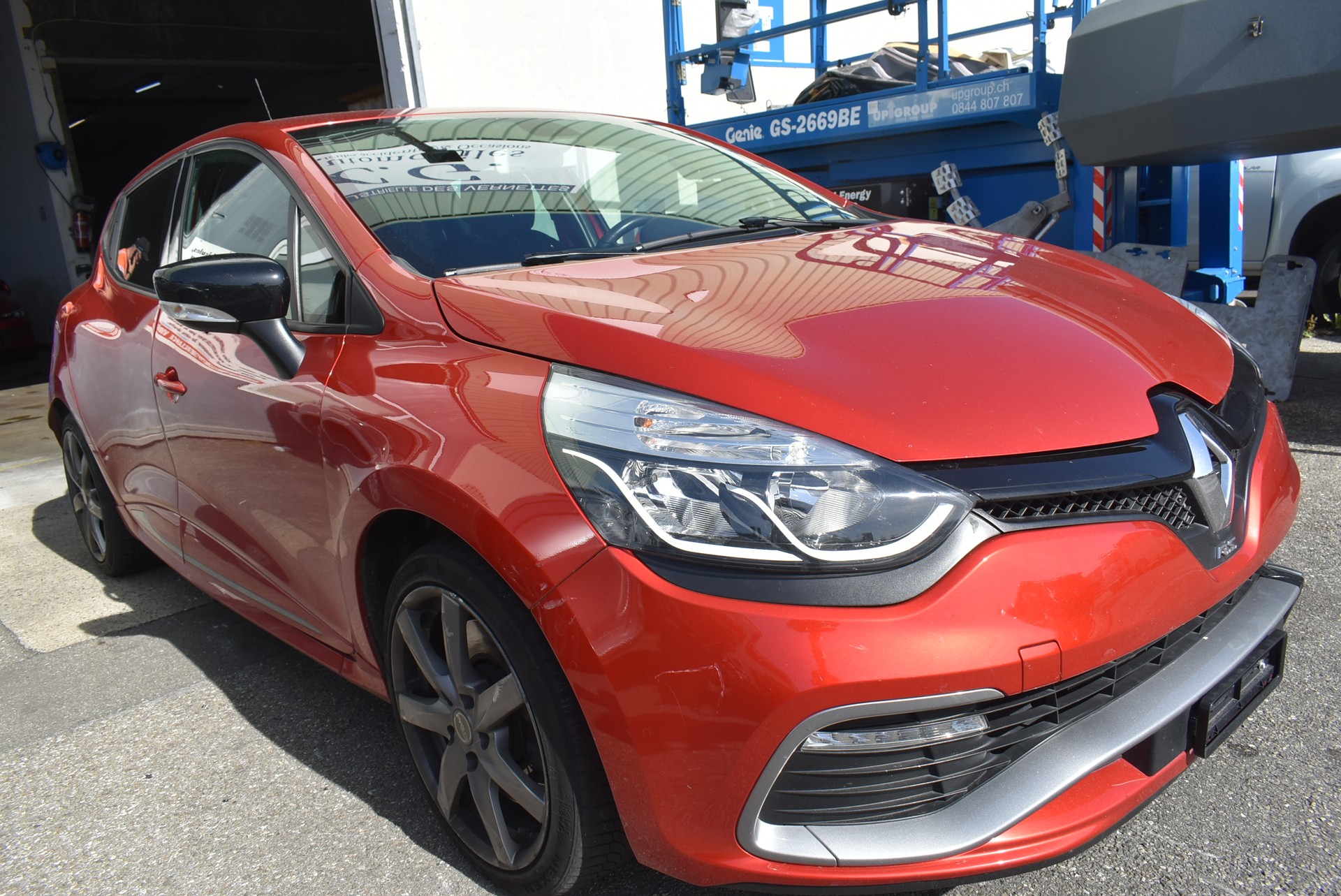 RENAULT Clio 1.6 T RS 200 EDC-image-8