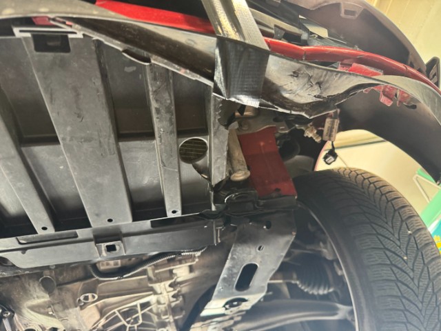 RENAULT Clio 1.6 T RS 200 EDC-image-13