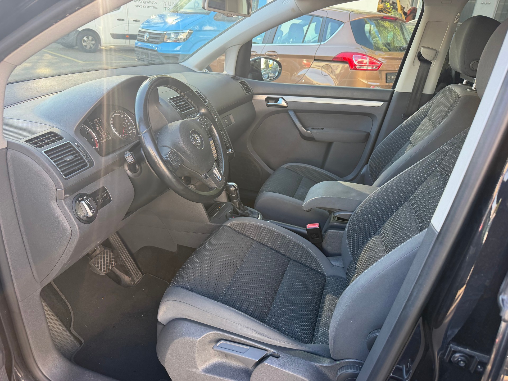 VW Touran 1.4 TSI Comfortline DSG-image-11