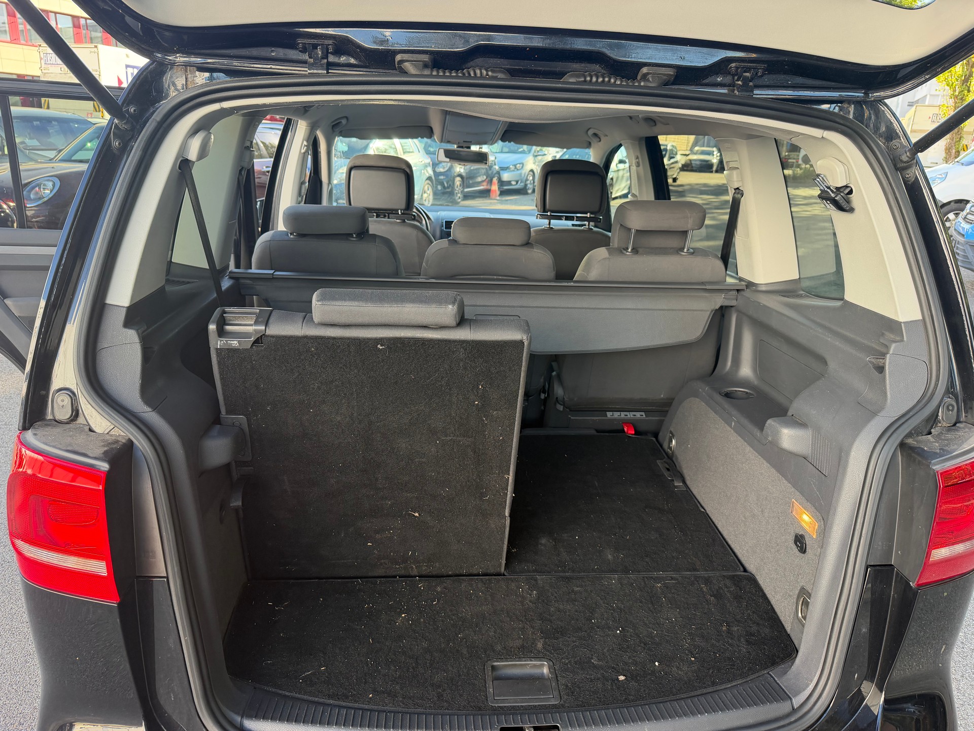 VW Touran 1.4 TSI Comfortline DSG-image-12