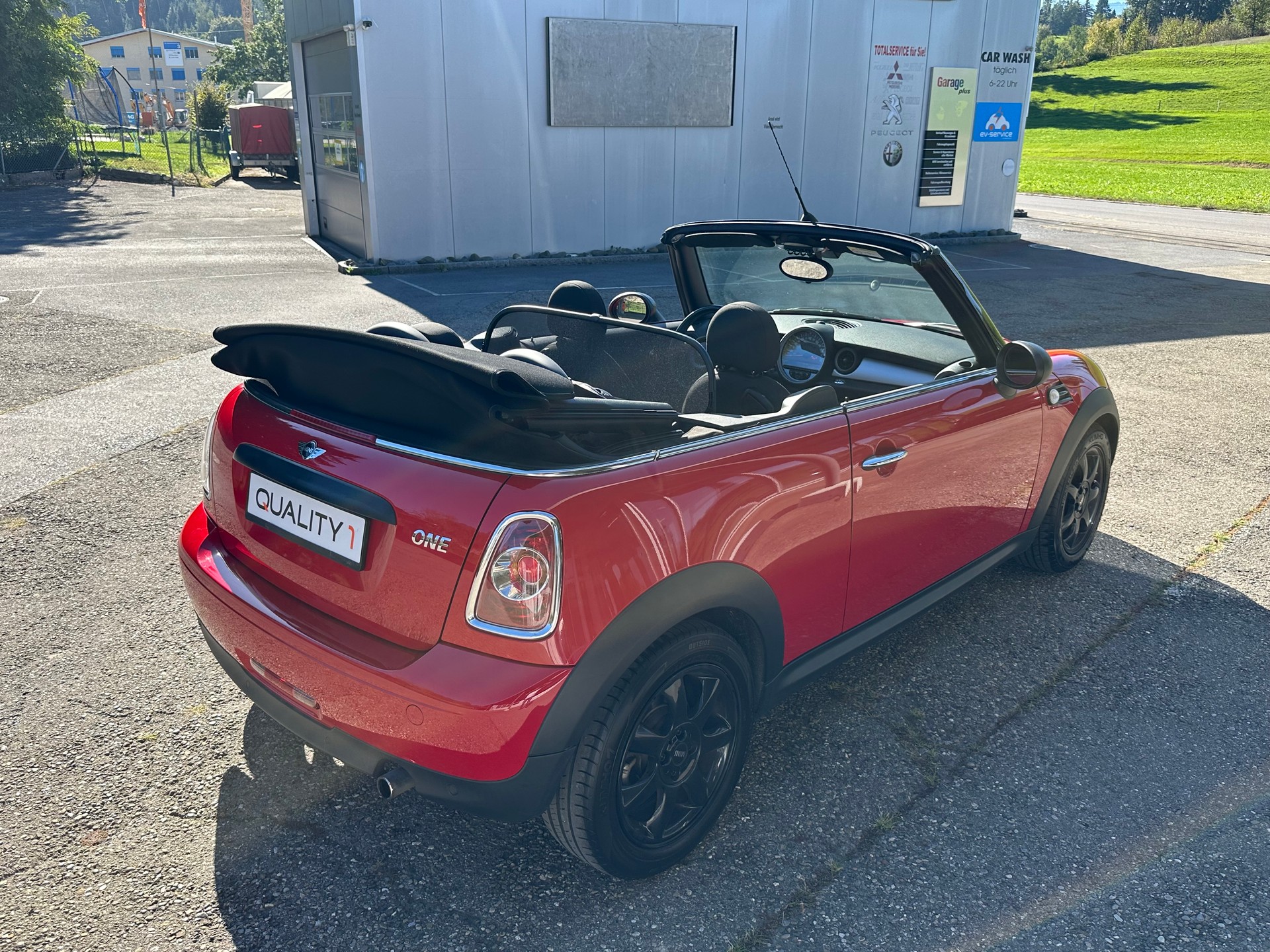 MINI One Cabriolet-image-14