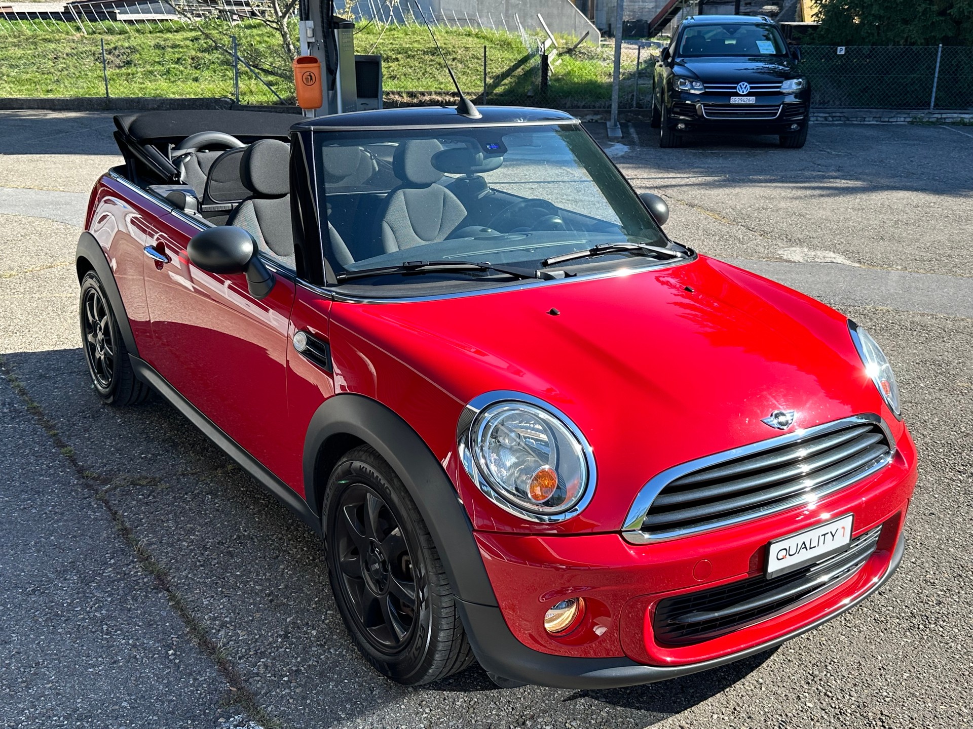 MINI One Cabriolet-image-2