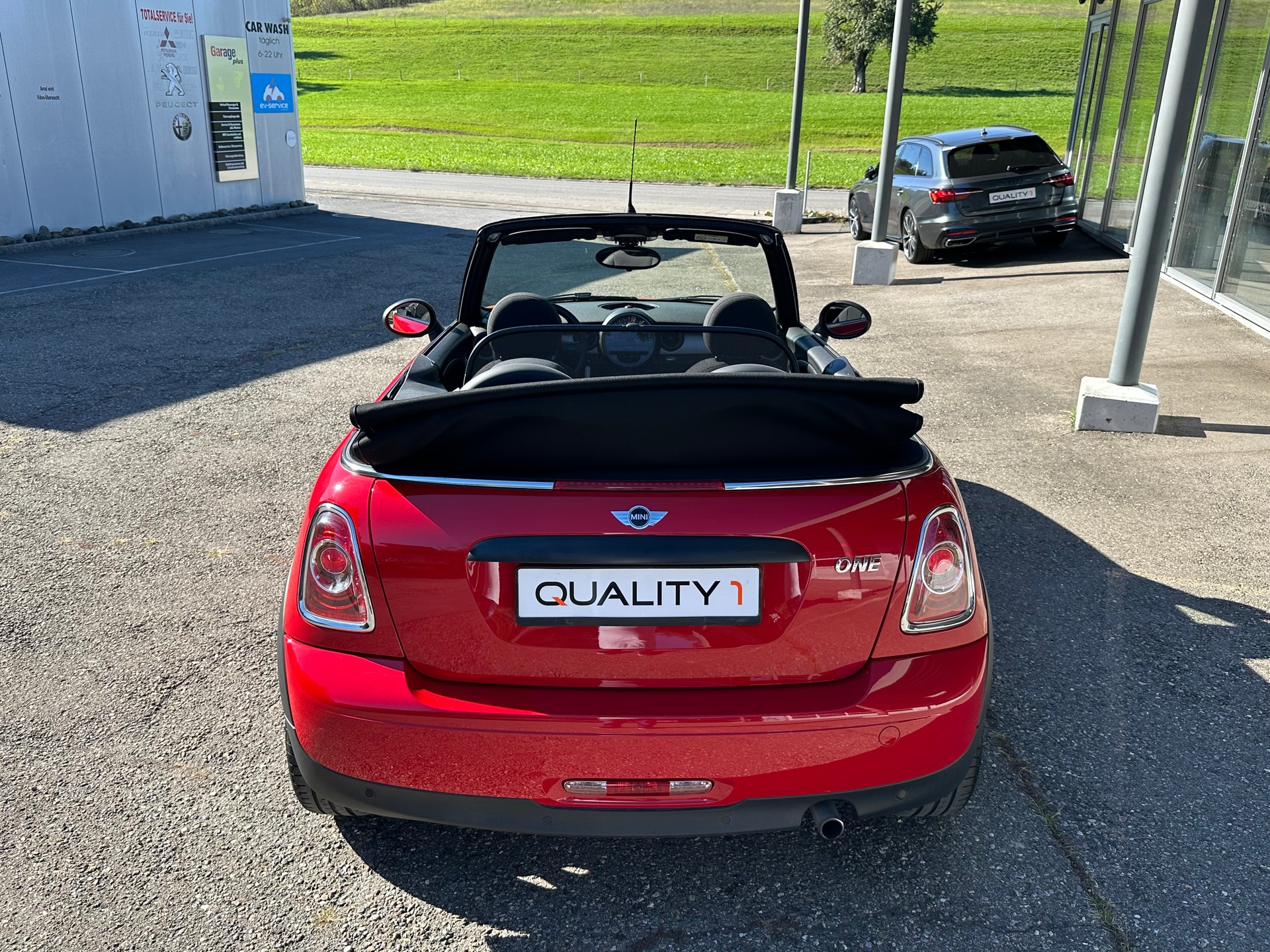 MINI One Cabriolet-image-15