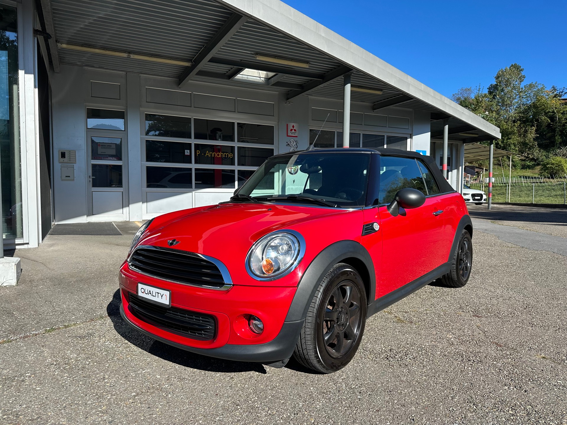 MINI One Cabriolet-image-3