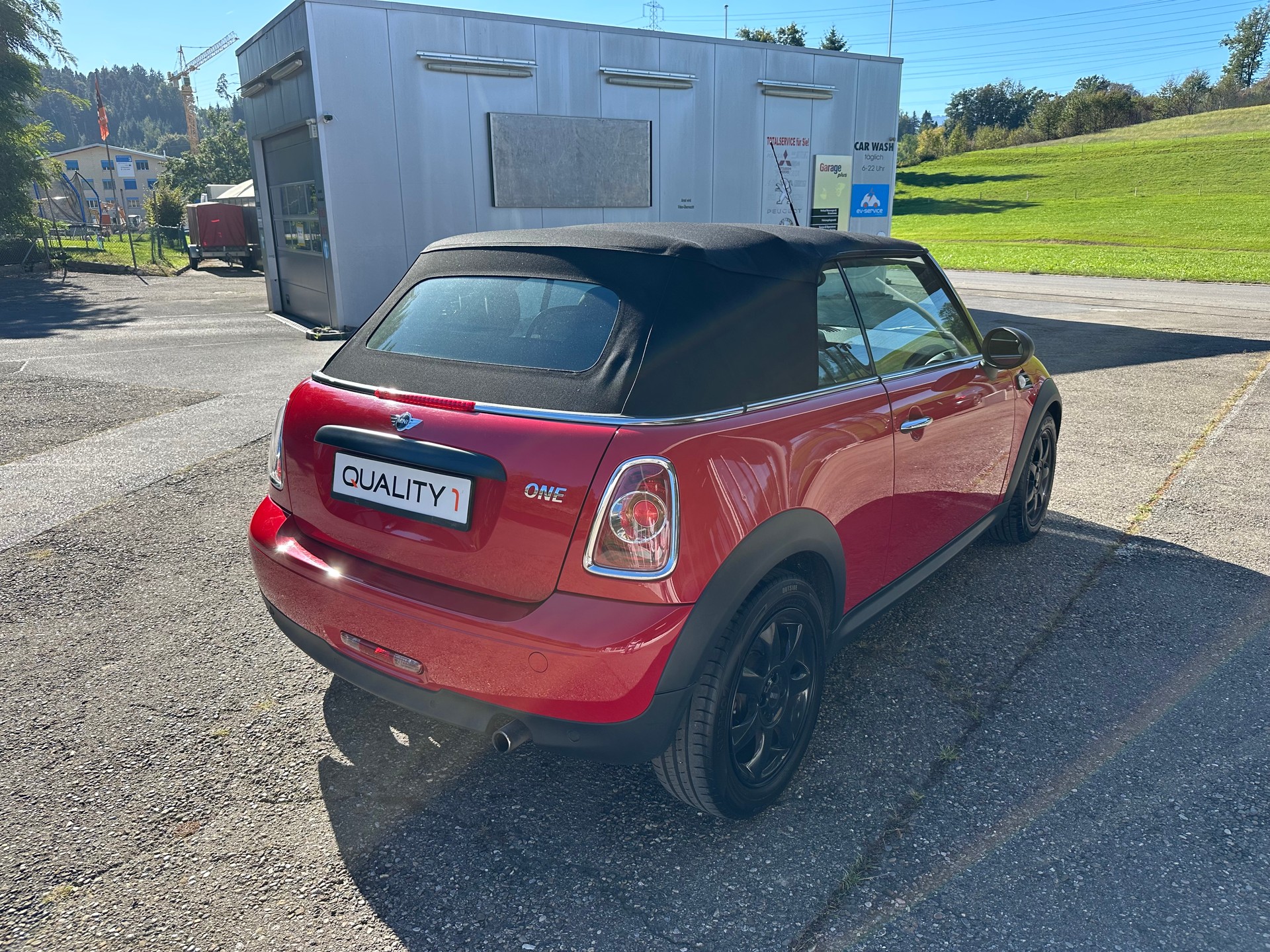 MINI One Cabriolet-image-18