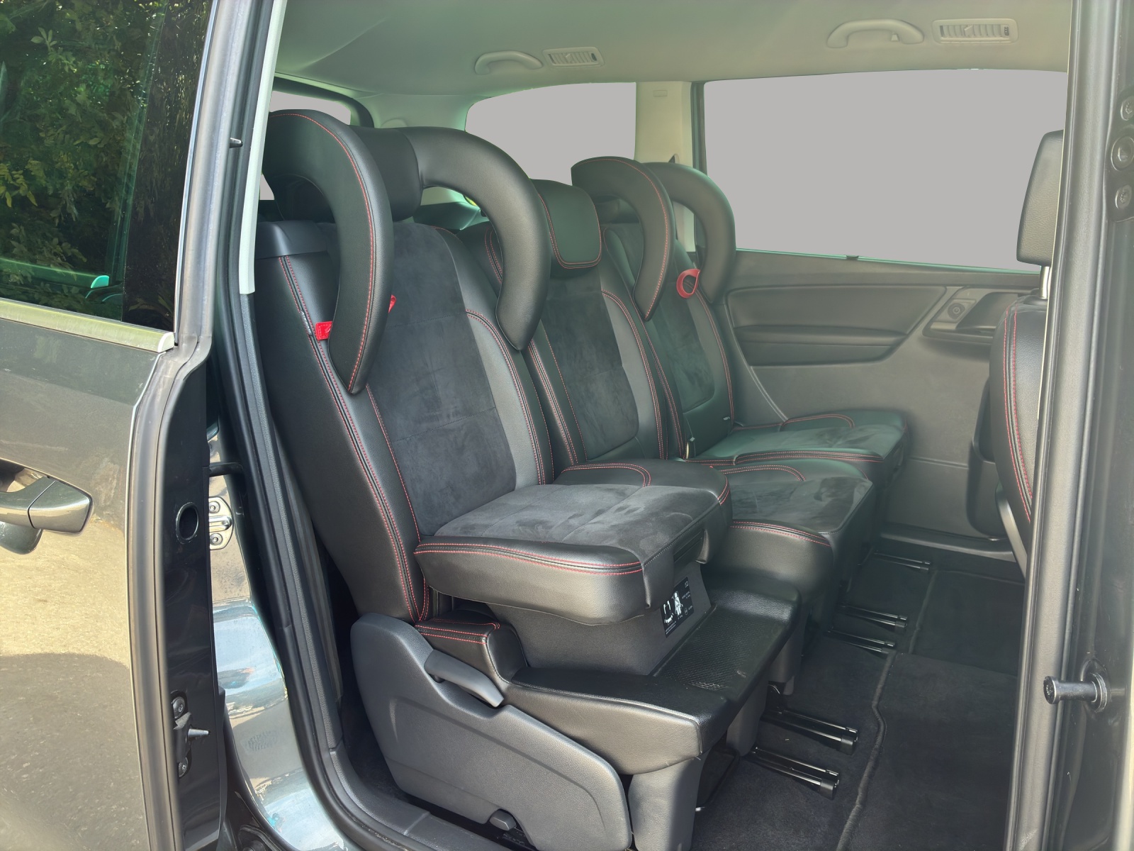 SEAT Alhambra 2.0 TDI 4Drive Style-image-12