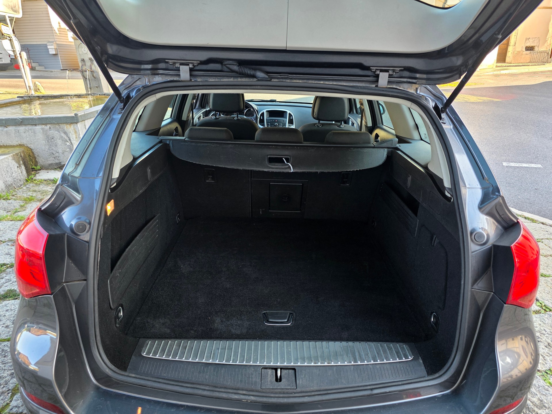 OPEL Astra SportsTourer 1.4i 16V Turbo Enjoy-image-10