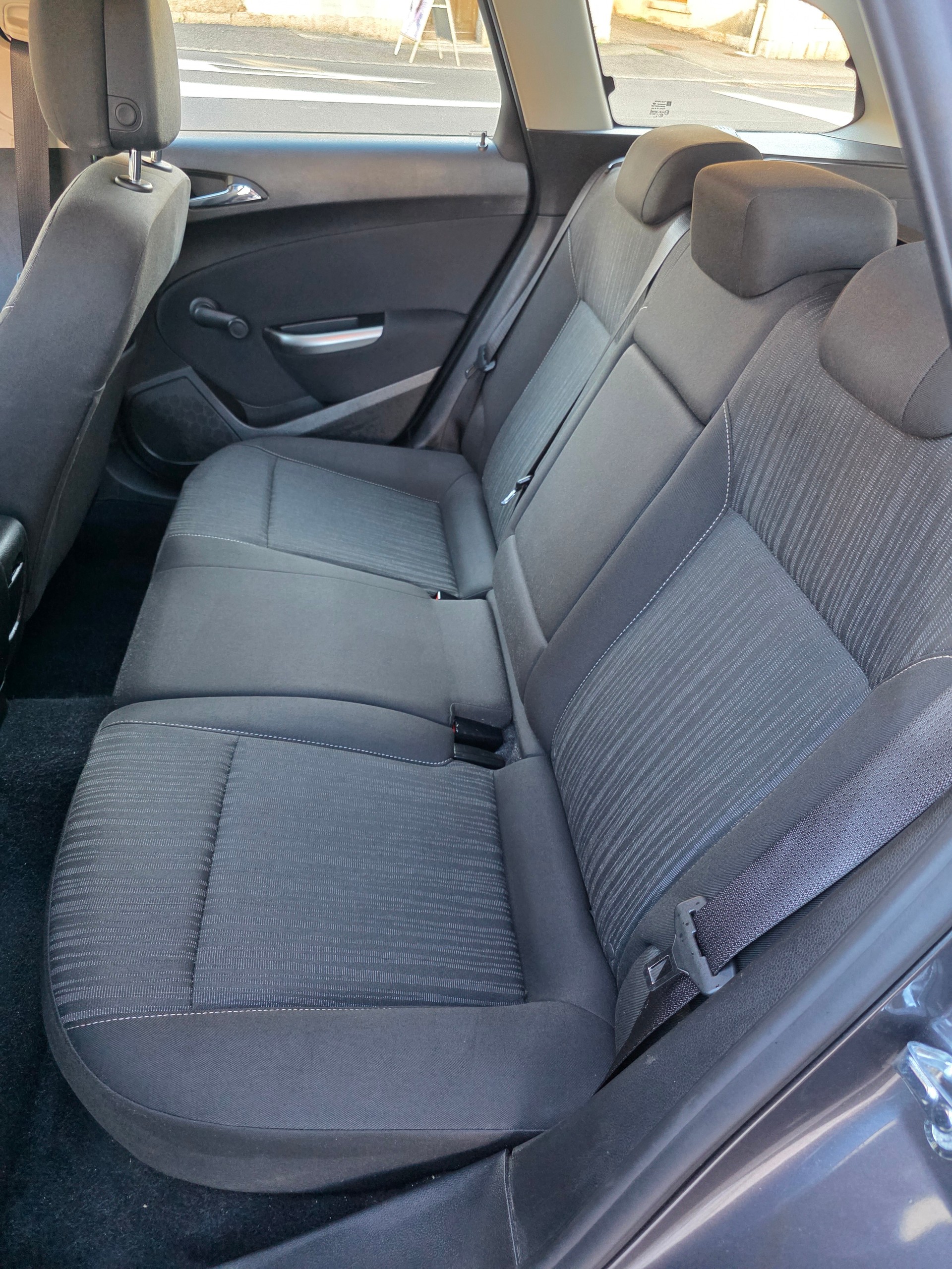 OPEL Astra SportsTourer 1.4i 16V Turbo Enjoy-image-9