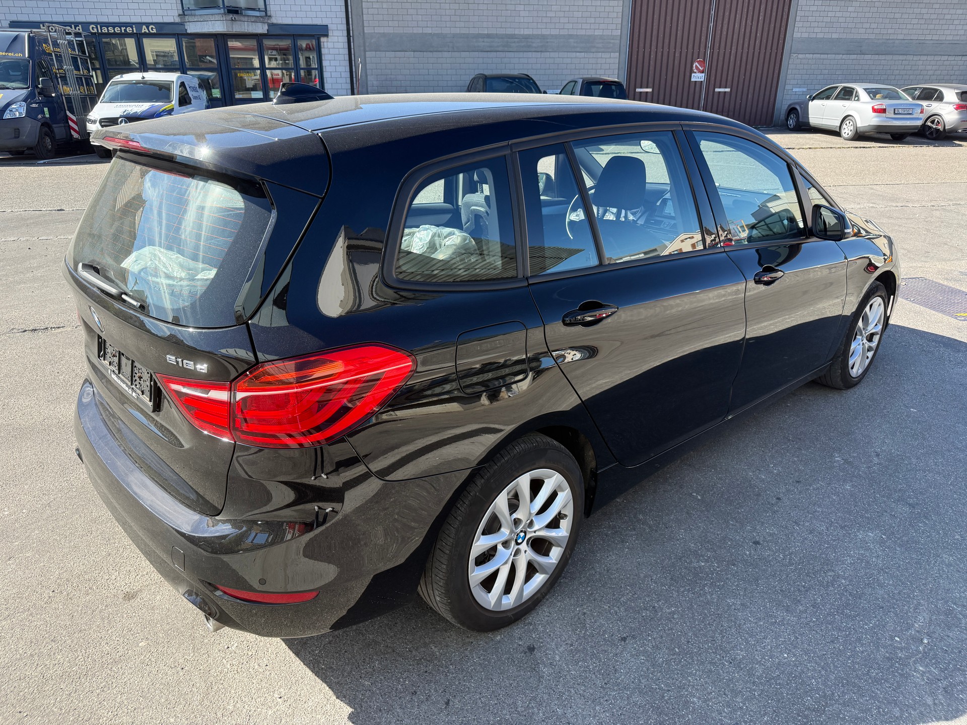 BMW 218d Gran Tourer Steptronic-image-4