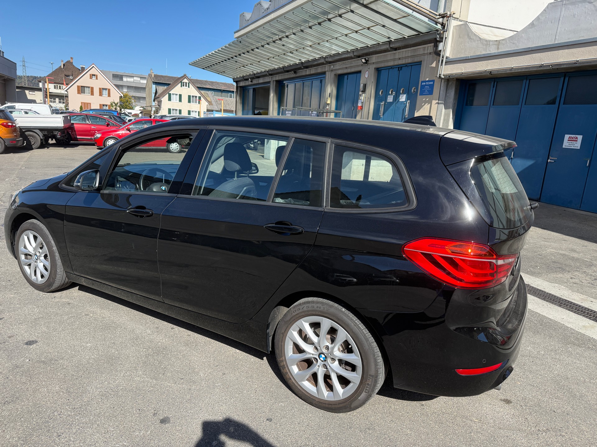 BMW 218d Gran Tourer Steptronic-image-3