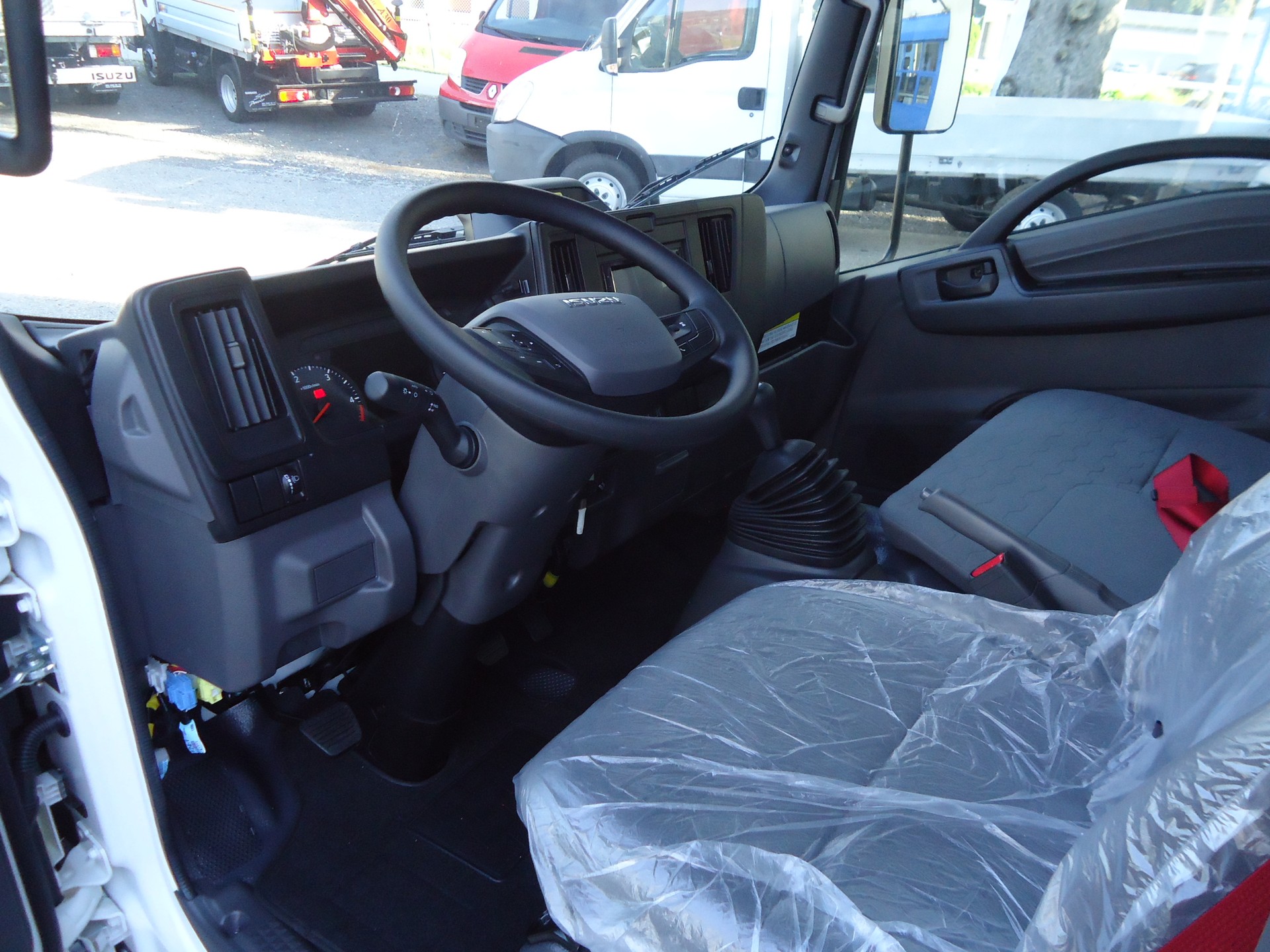 ISUZU M21 T E - Generation 3 - Gancio di Traino KG. 3500-image-6