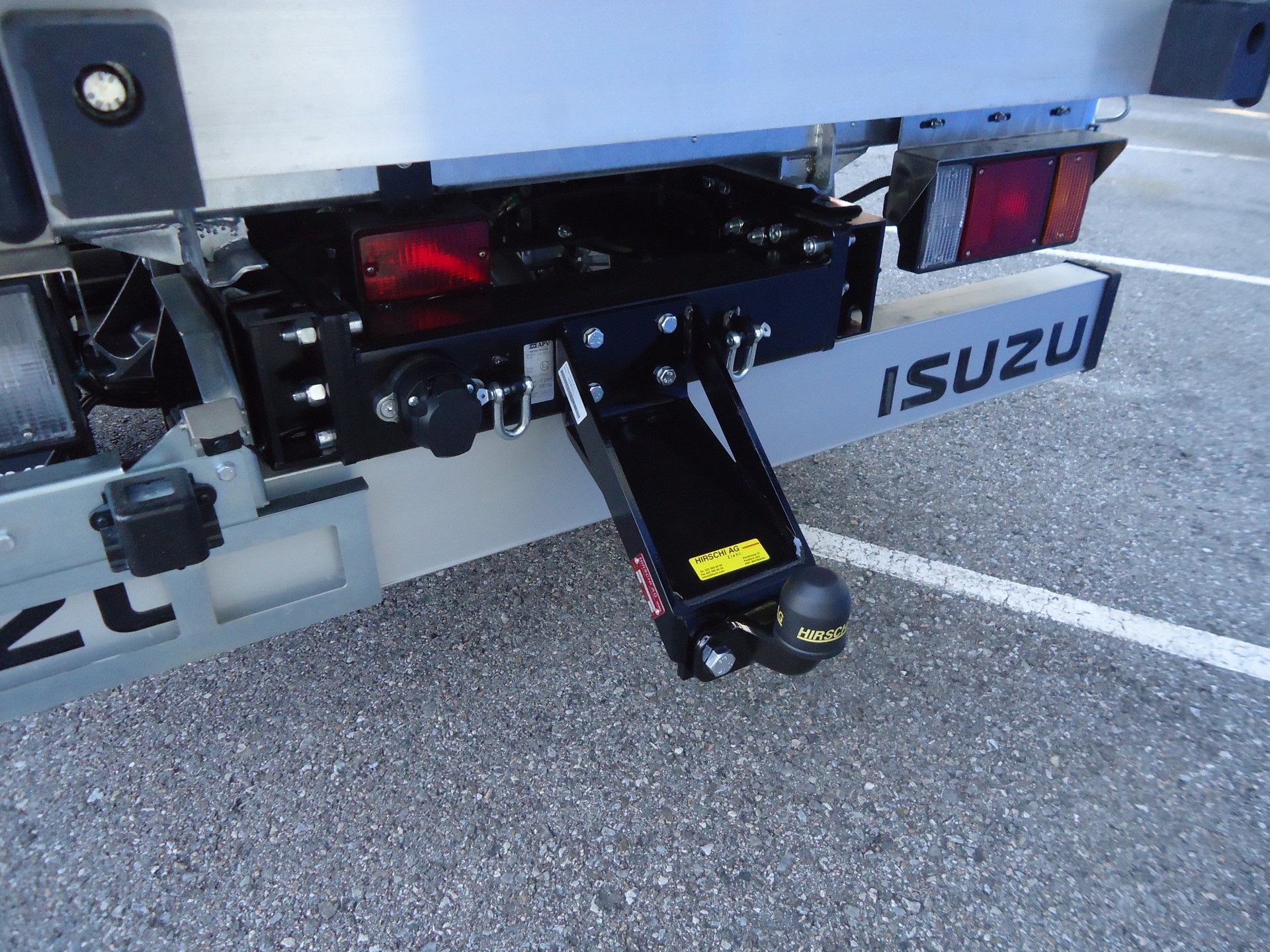 ISUZU M21 T E - Generation 3 - Gancio di Traino KG. 3500-image-5