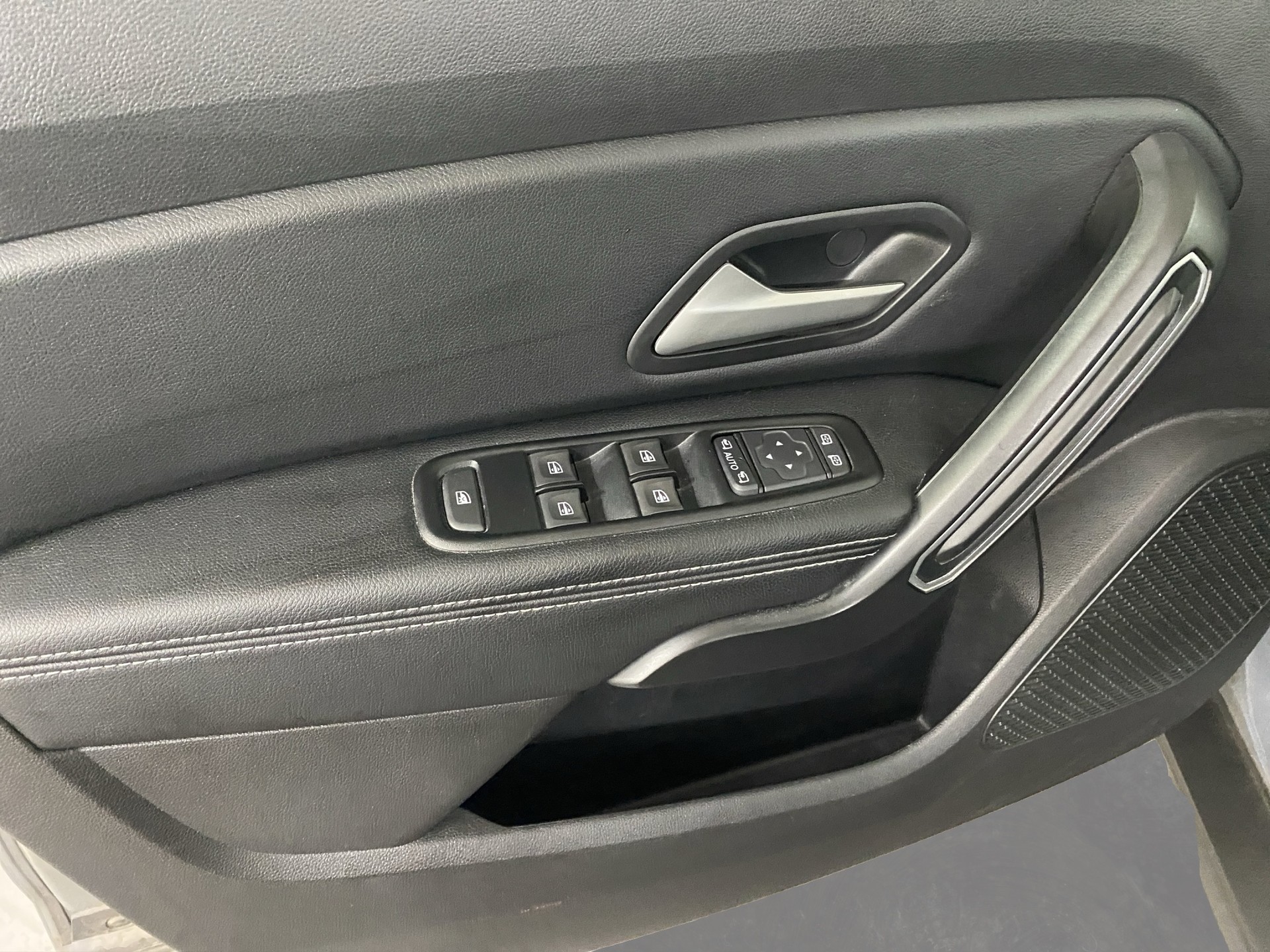 DACIA Duster TCe 150 Journey+ 4x4-image-21