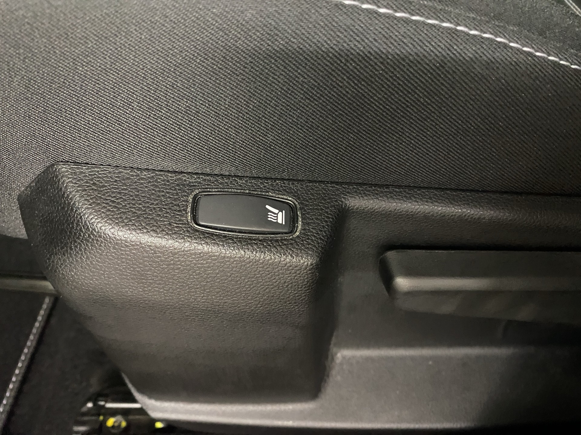 DACIA Duster TCe 150 Journey+ 4x4-image-16