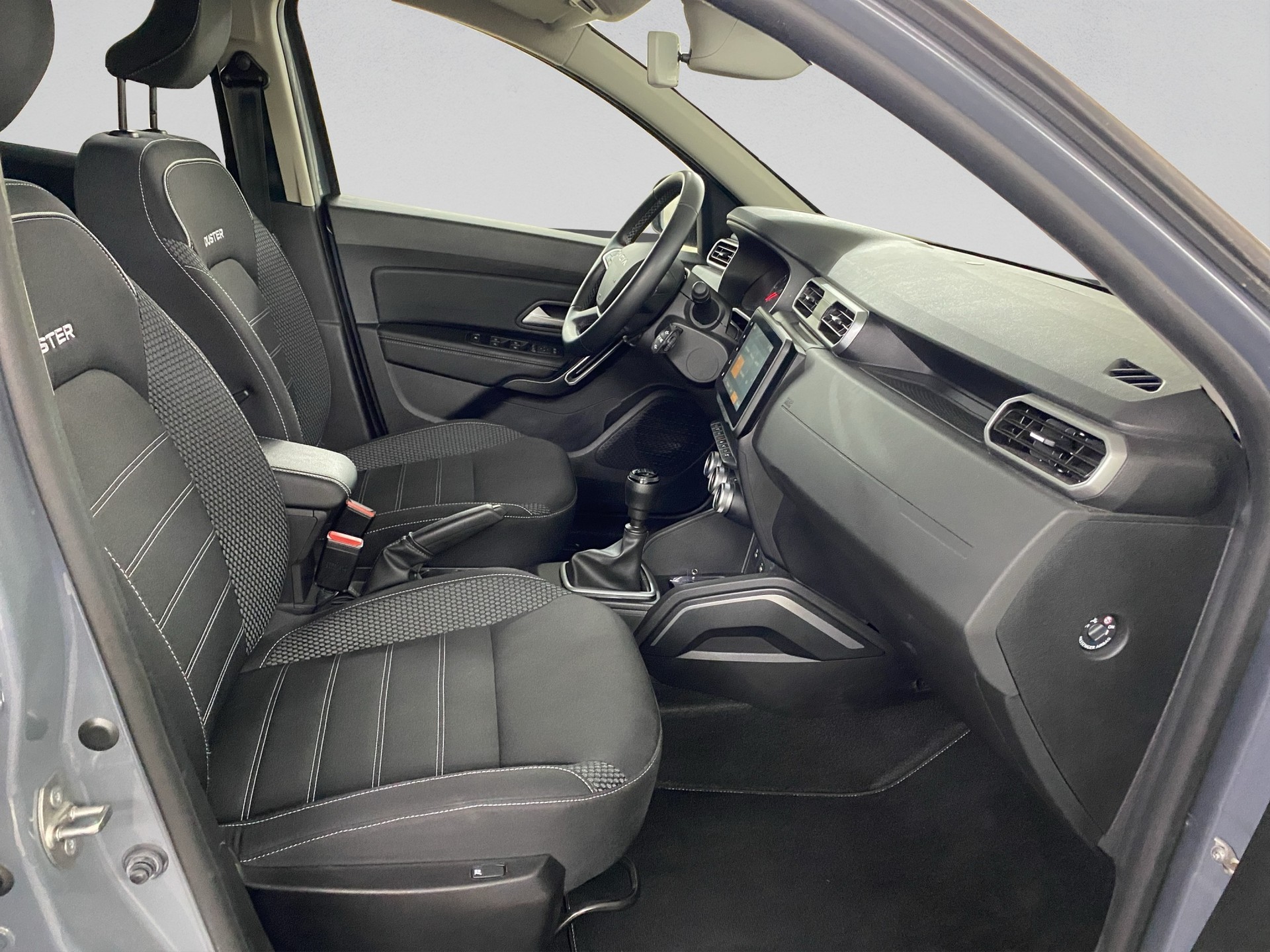 DACIA Duster TCe 150 Journey+ 4x4-image-14