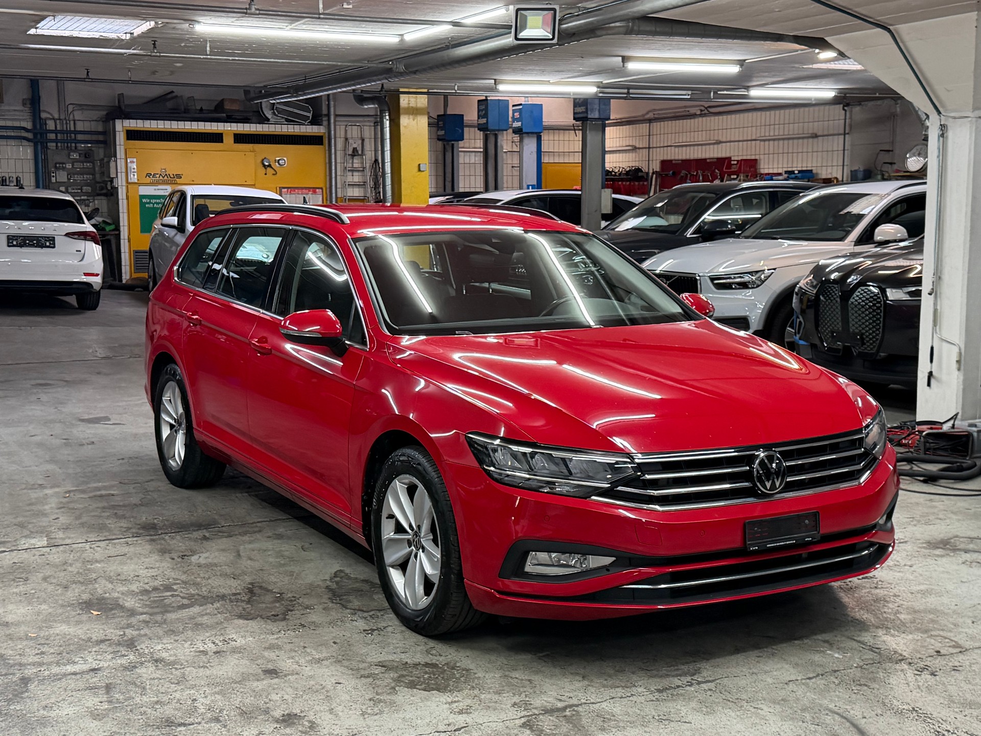 VW Passat 2.0 TDI BMT Business 4Motion DSG-image-14