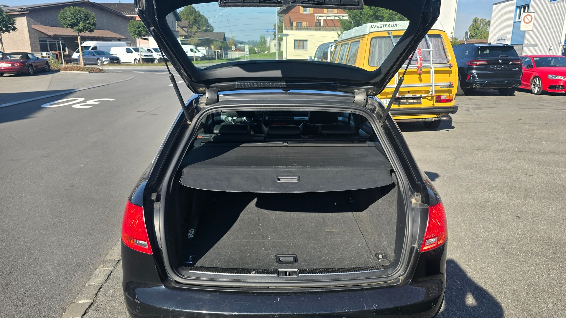 AUDI A4 Avant 2.0 Turbo FSI quattro-image-5