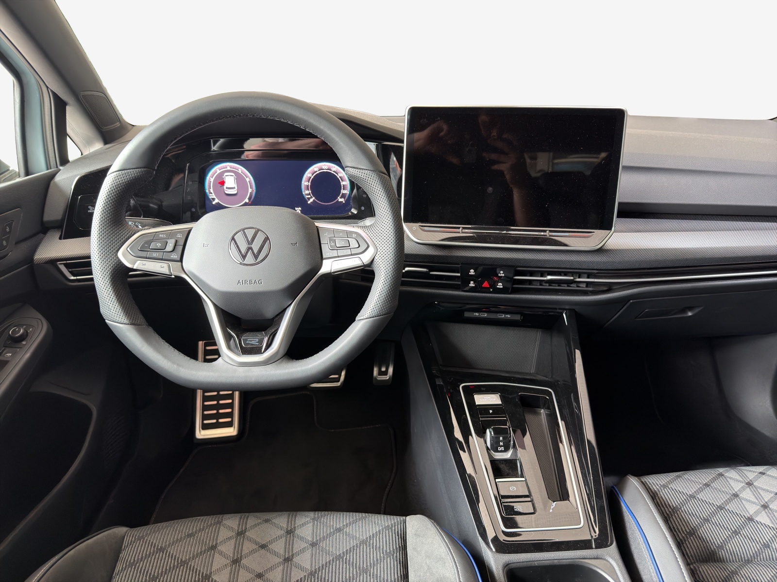 VW Golf 1.5 e TSI mHEV R-Line DSG-image-8