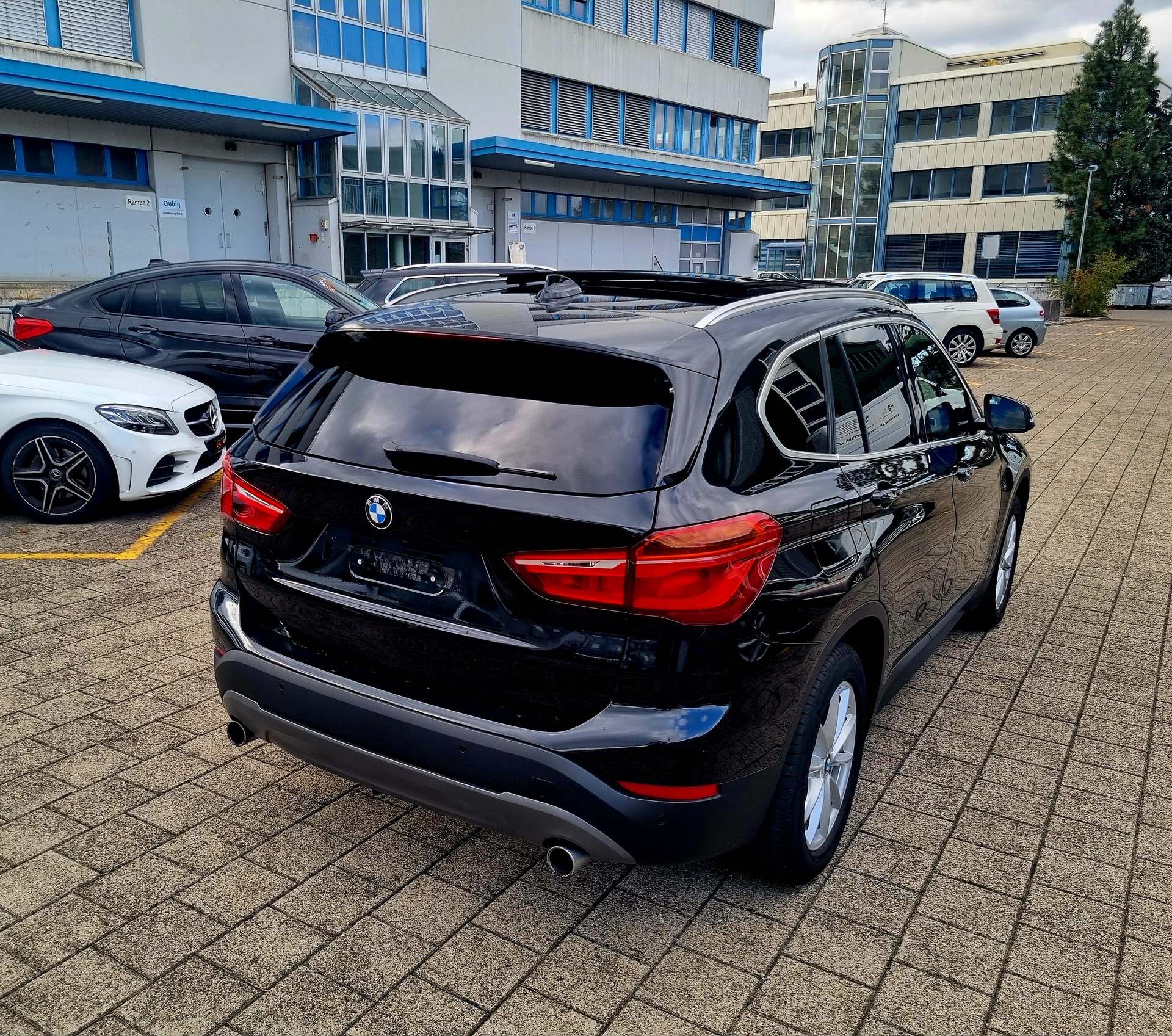 BMW X1 xDrive 20d M - Paket 190 PS Sport Steptronic-image-9