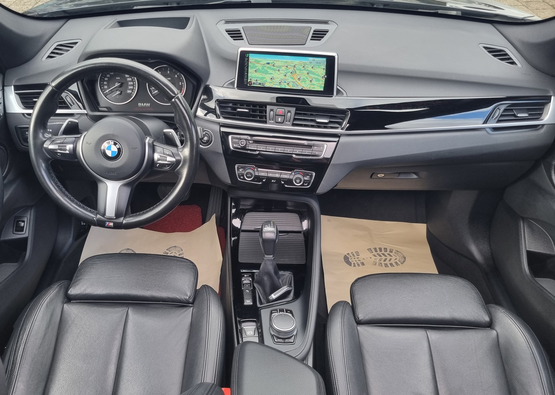 BMW X1 xDrive 20d M - Paket 190 PS Sport Steptronic-image-6