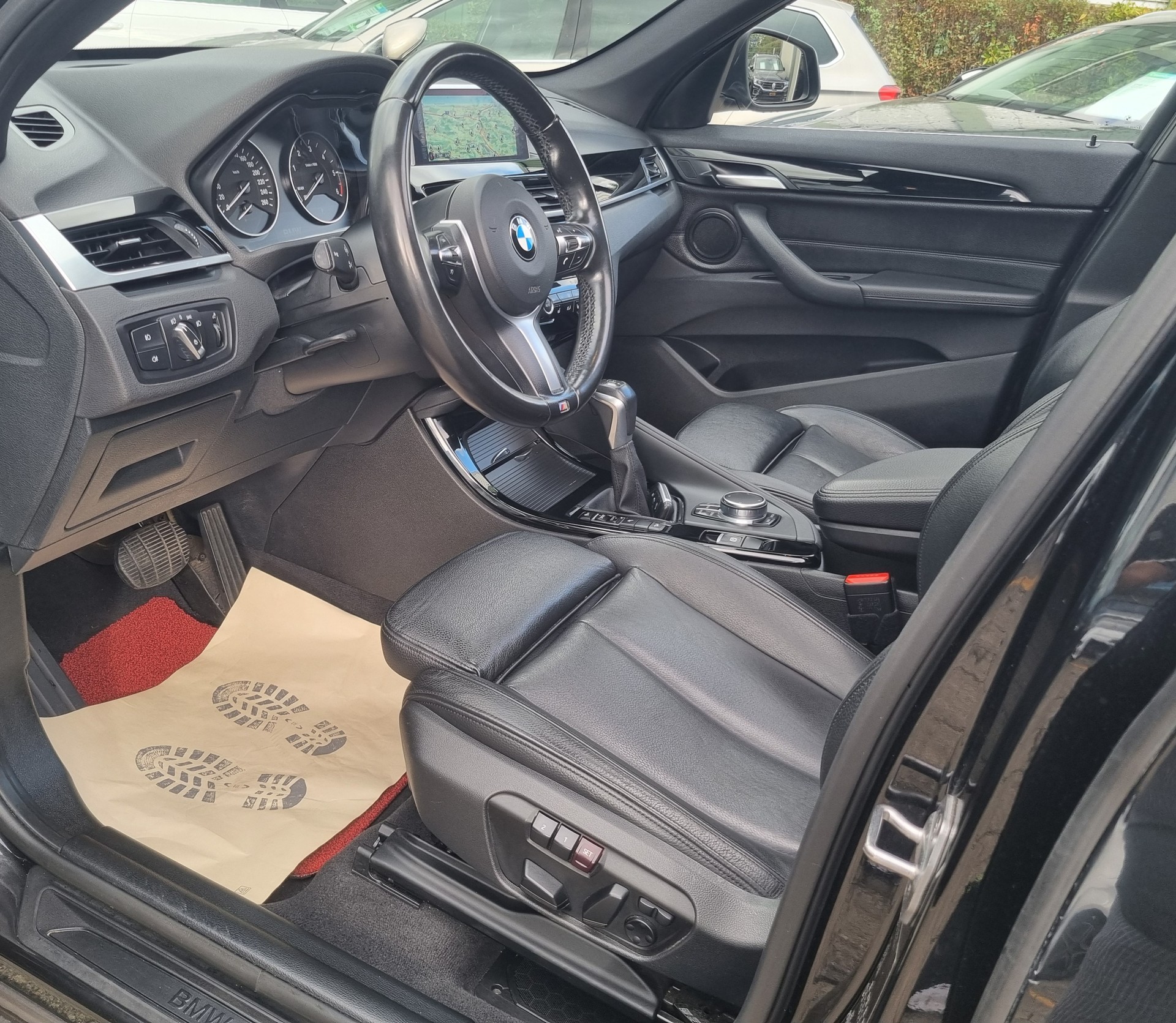 BMW X1 xDrive 20d M - Paket 190 PS Sport Steptronic-image-3