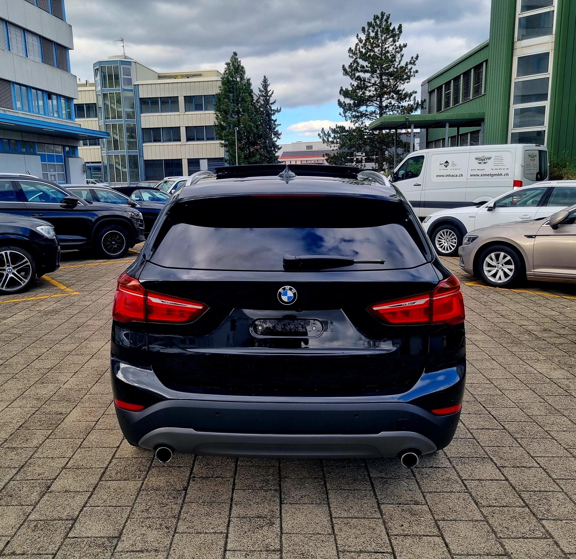 BMW X1 xDrive 20d M - Paket 190 PS Sport Steptronic-image-8