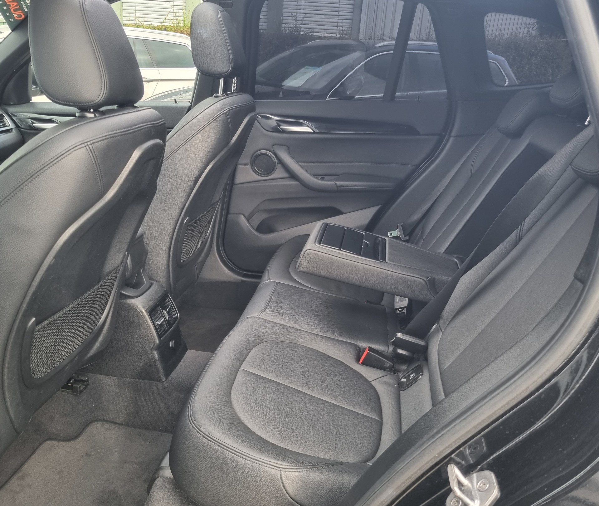 BMW X1 xDrive 20d M - Paket 190 PS Sport Steptronic-image-5