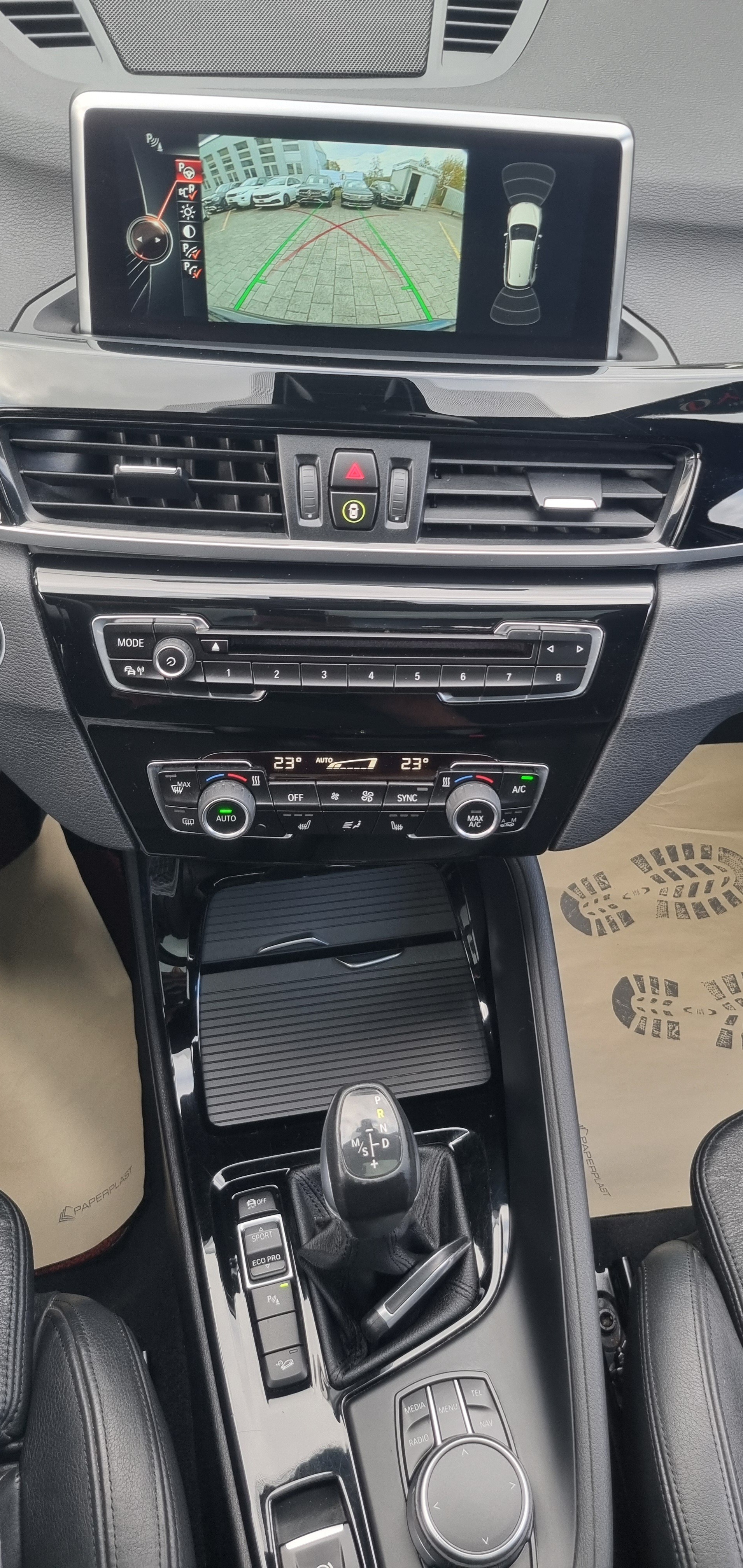 BMW X1 xDrive 20d M - Paket 190 PS Sport Steptronic-image-11