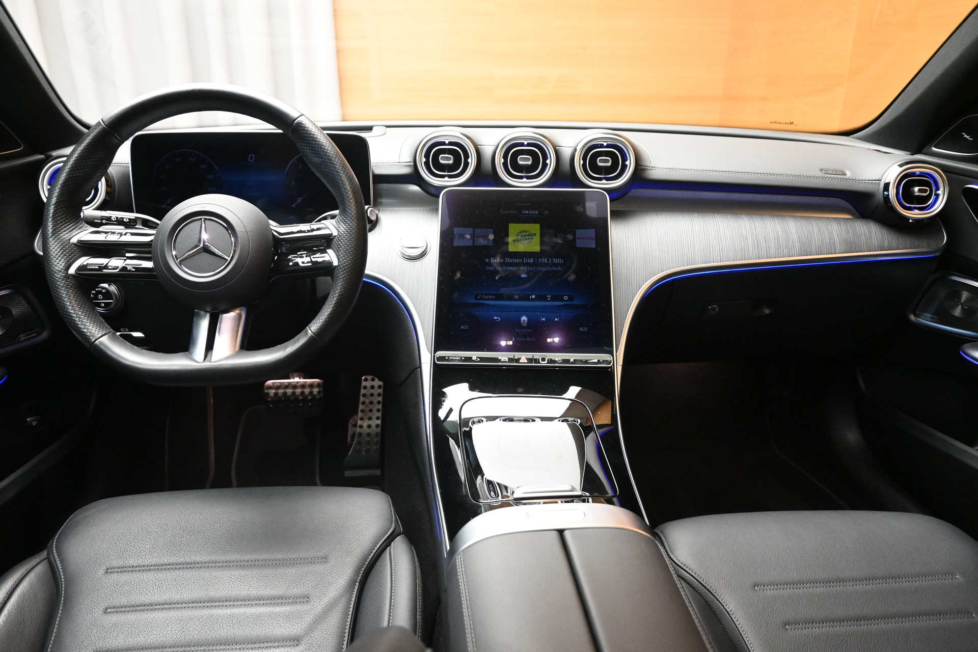 MERCEDES-BENZ C 220 d T 4 Matic AMG Line Premium Plus-image-8
