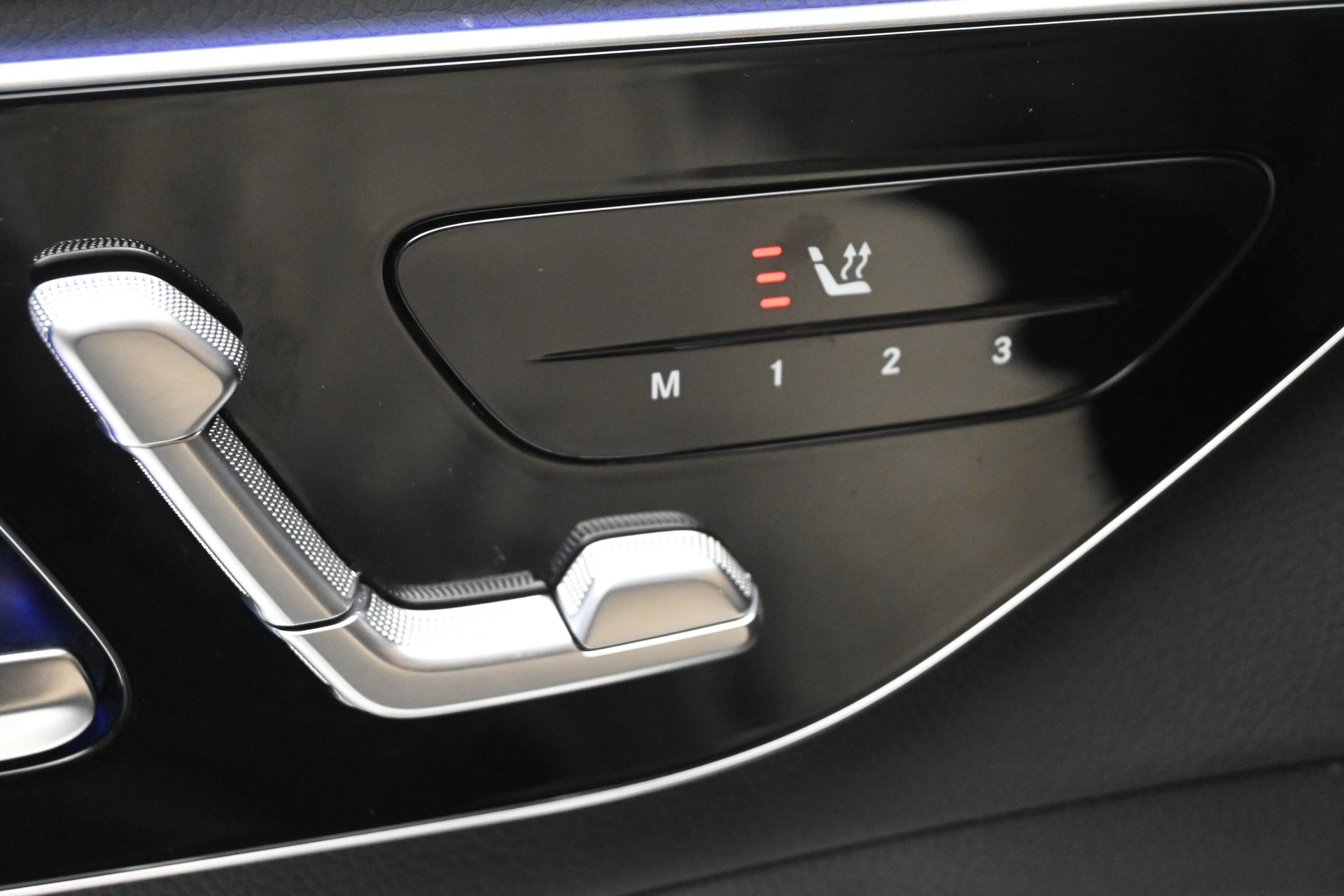 MERCEDES-BENZ C 220 d T 4 Matic AMG Line Premium Plus-image-14