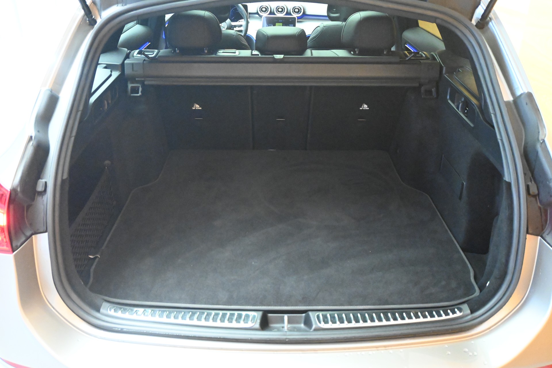 MERCEDES-BENZ C 220 d T 4 Matic AMG Line Premium Plus-image-18
