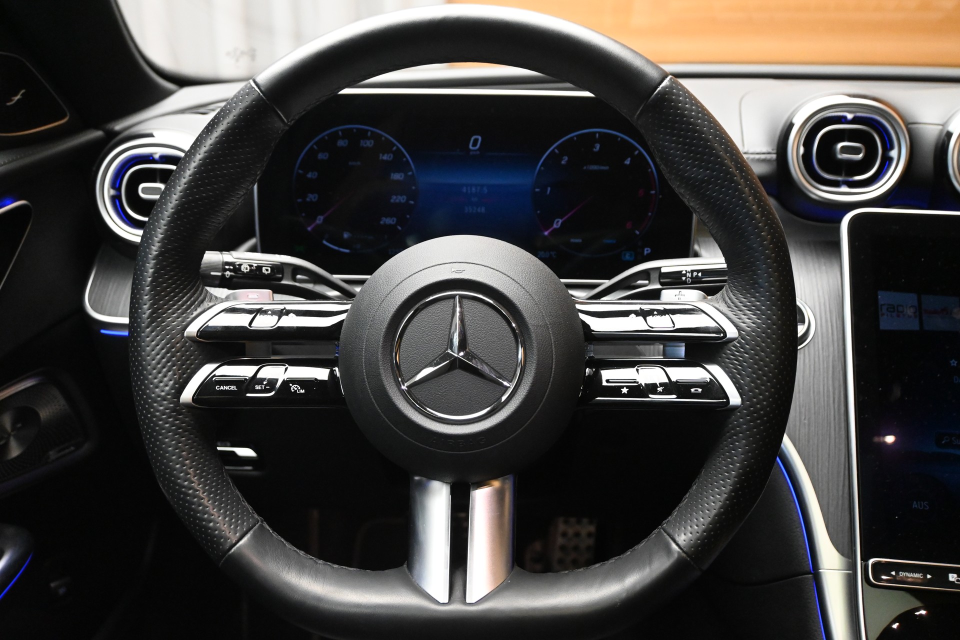 MERCEDES-BENZ C 220 d T 4 Matic AMG Line Premium Plus-image-9