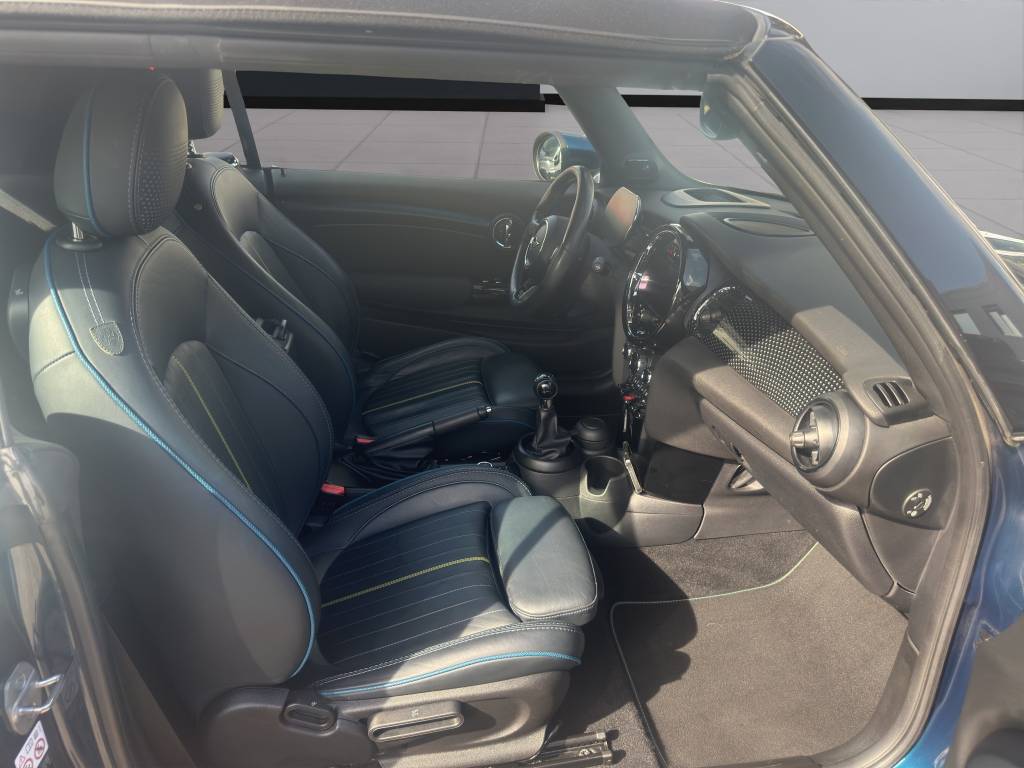 MINI Cooper S Cabriolet-image-10