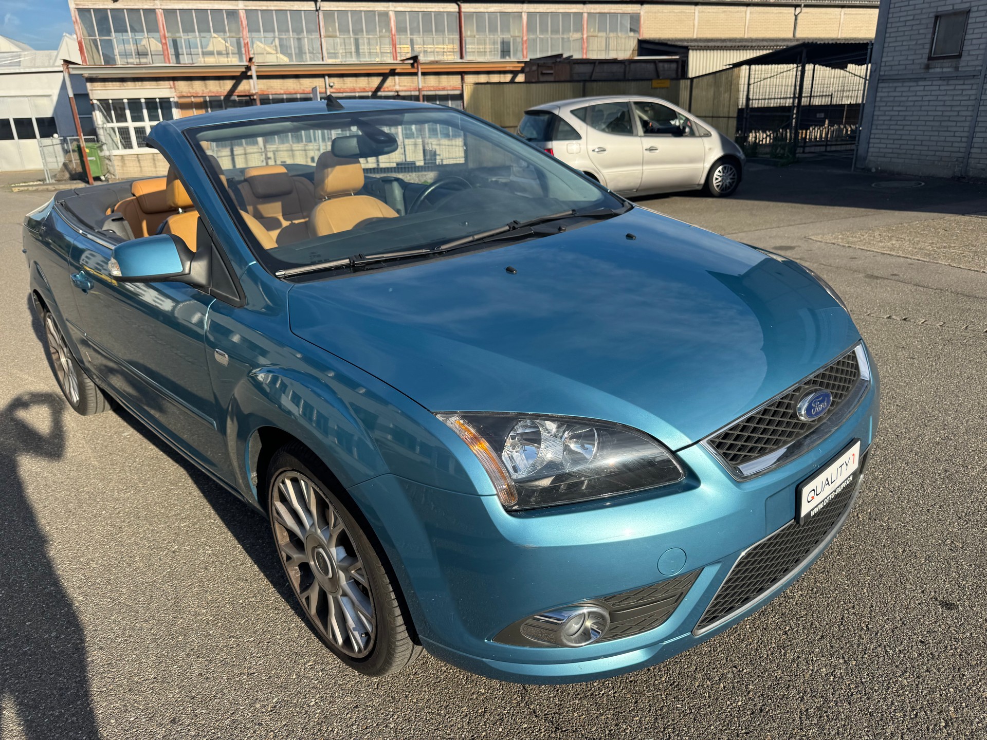 FORD Focus CC 2.0i Titanium-image-2