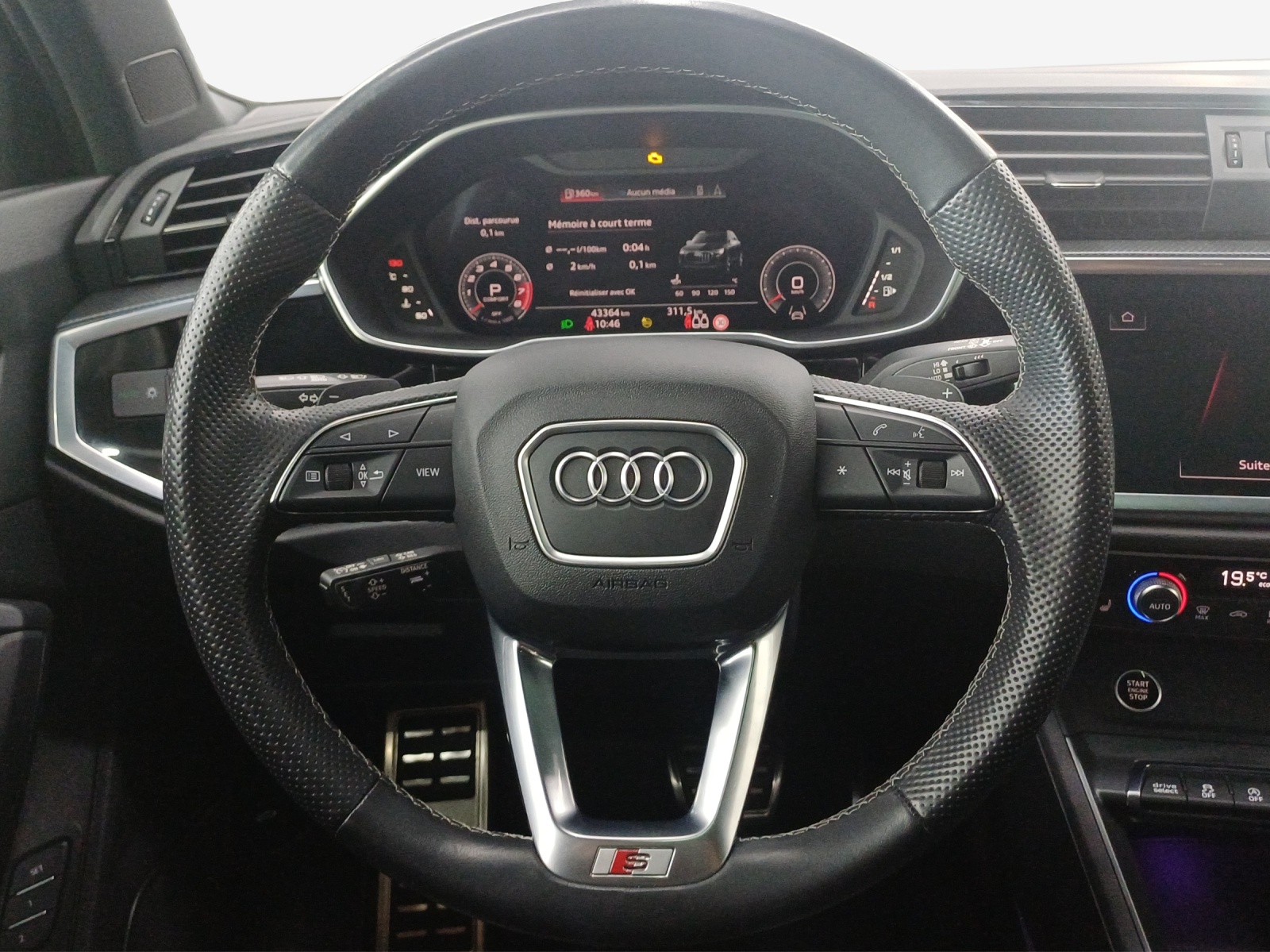 AUDI Q3 45 TFSI S line quattro S-tronic-image-9