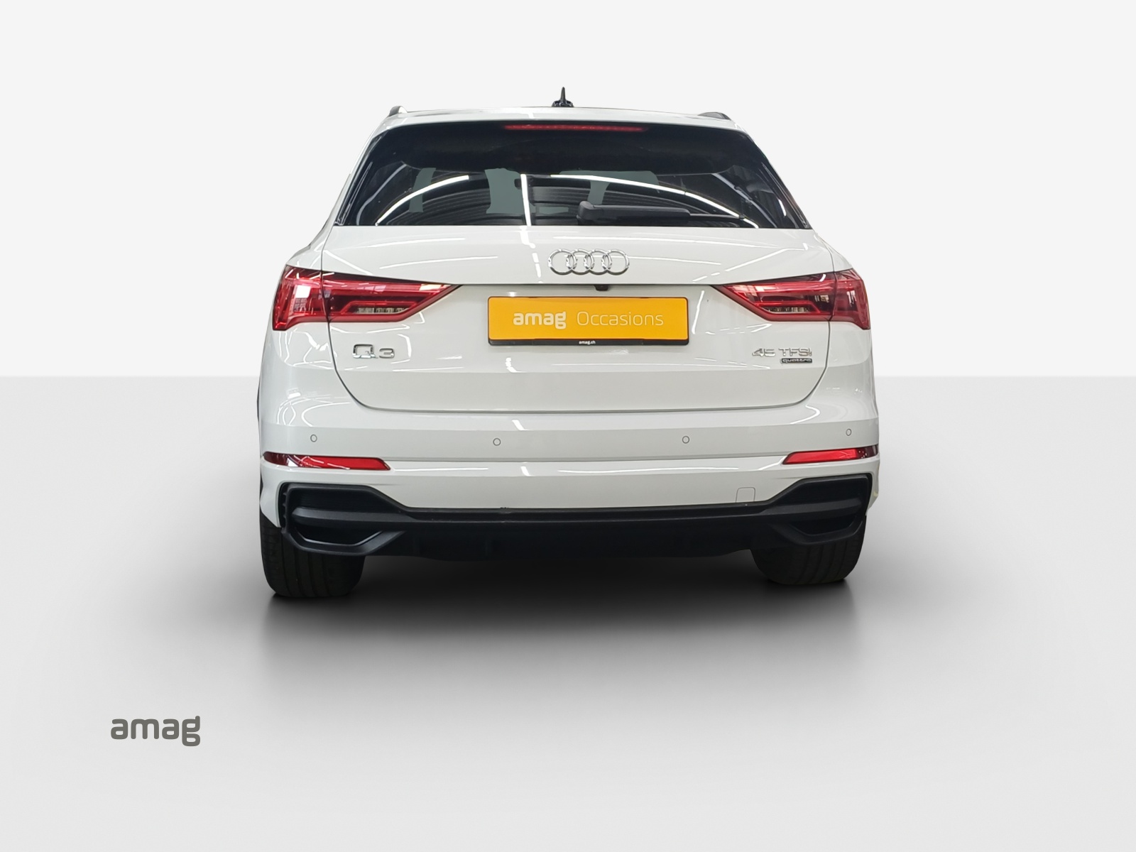 AUDI Q3 45 TFSI S line quattro S-tronic-image-3