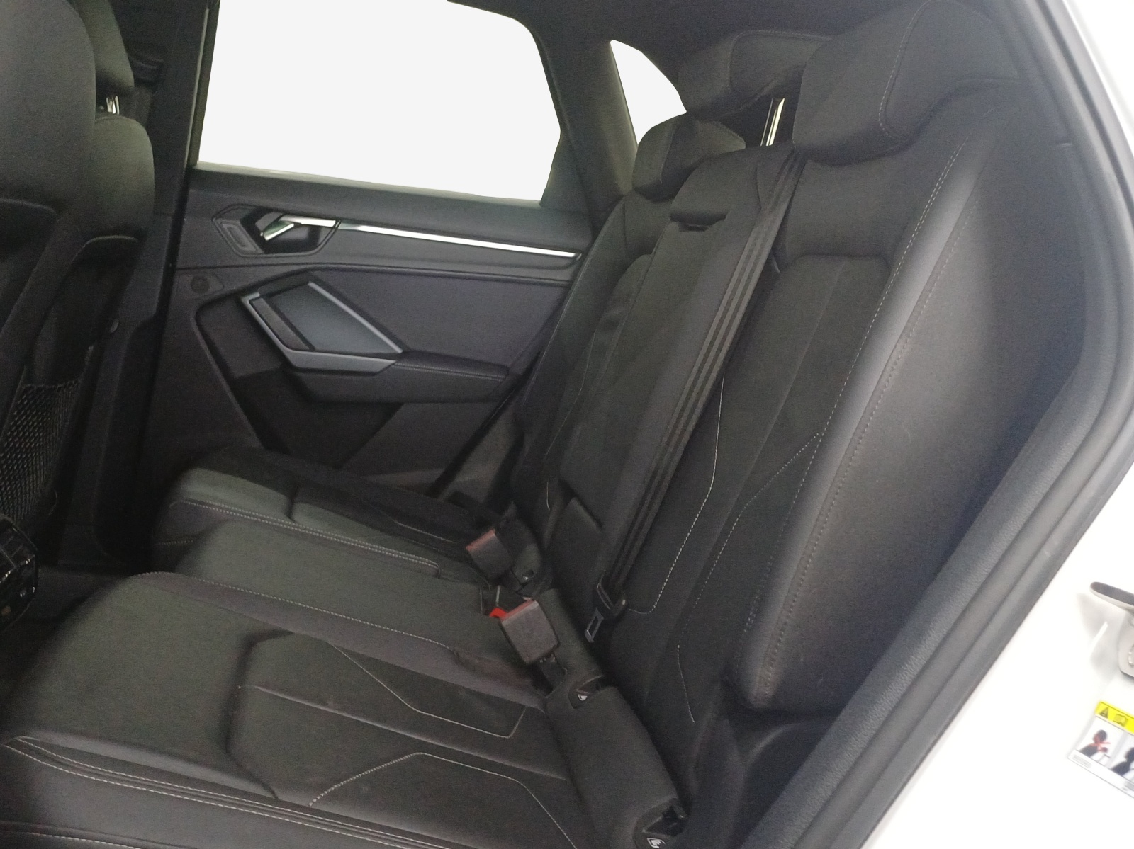 AUDI Q3 45 TFSI S line quattro S-tronic-image-11