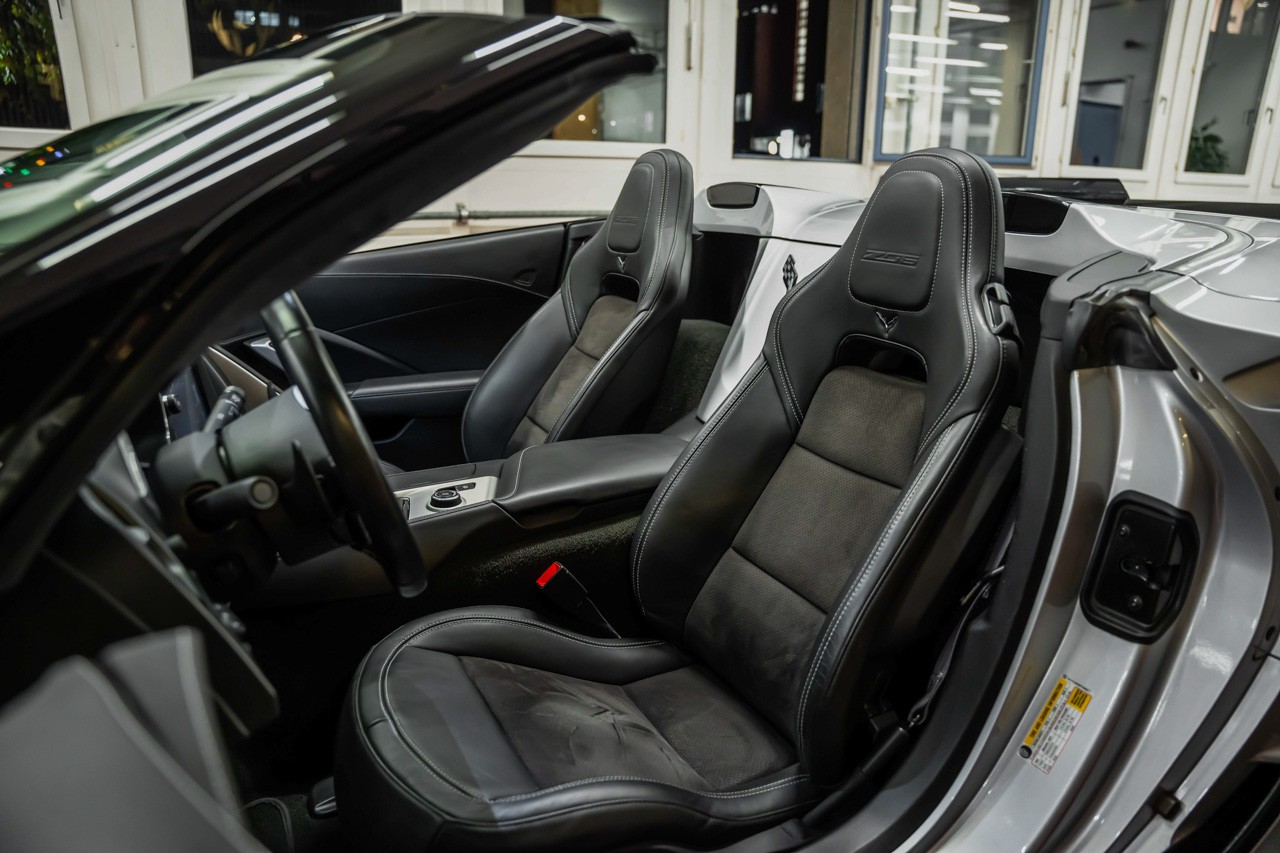 CHEVROLET Corvette Convertible Z06 3LZ Automatic-image-12