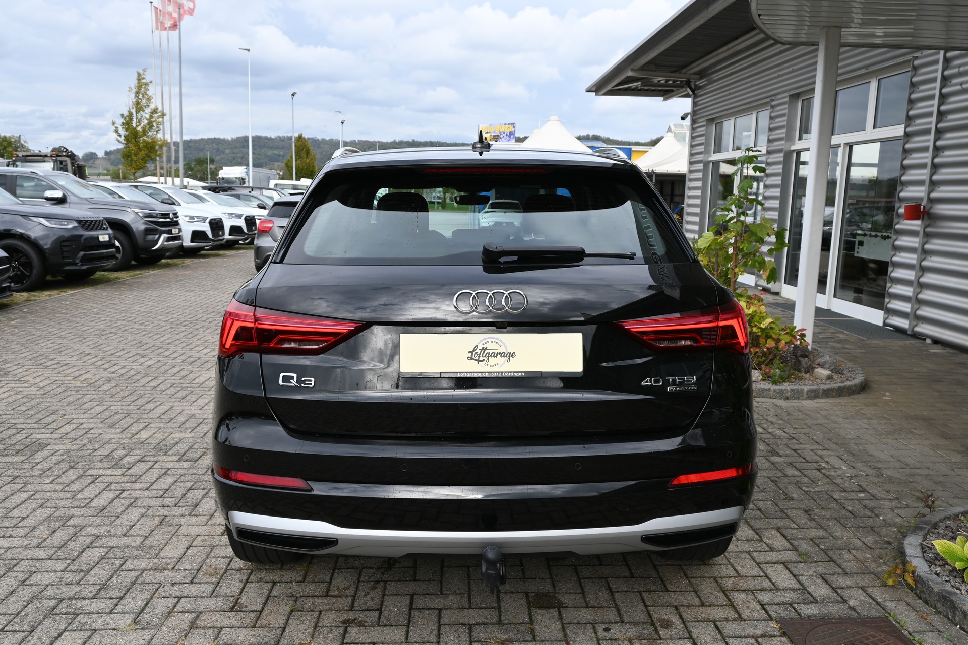 AUDI Q3 40 TFSI S line quattro S-tronic + AHK 2100kg-image-3
