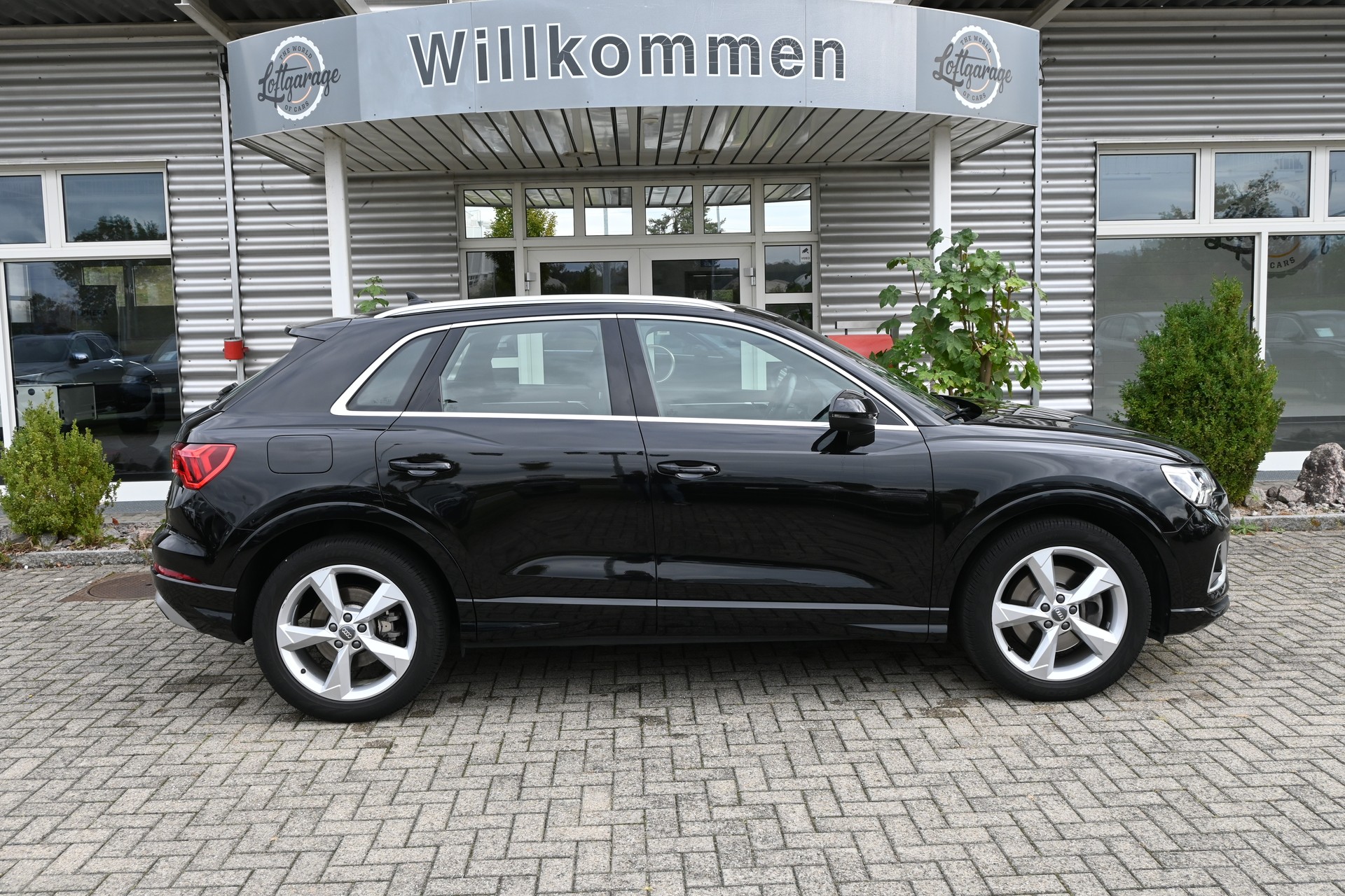 AUDI Q3 40 TFSI S line quattro S-tronic + AHK 2100kg-image-4