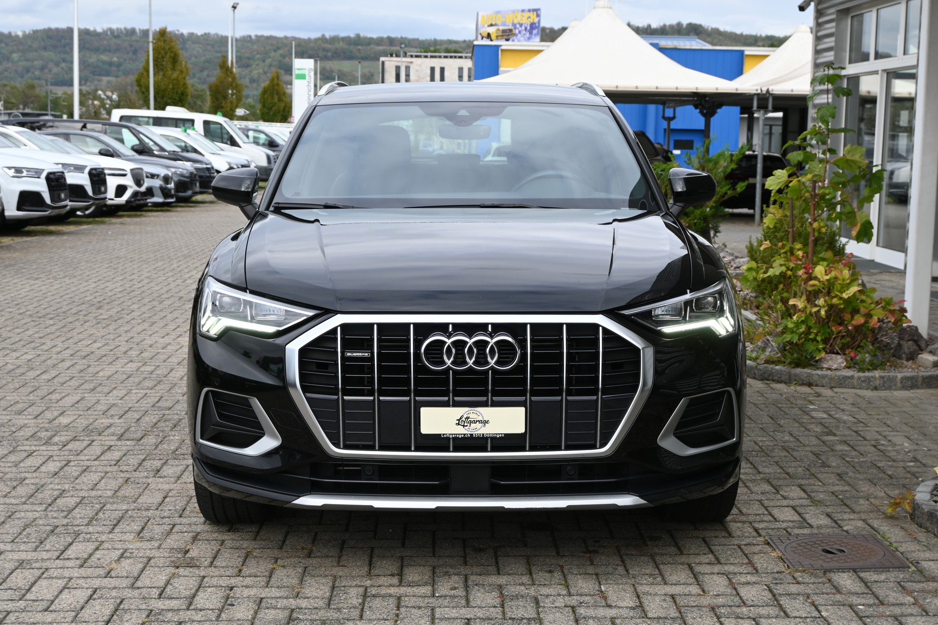 AUDI Q3 40 TFSI S line quattro S-tronic + AHK 2100kg-image-2