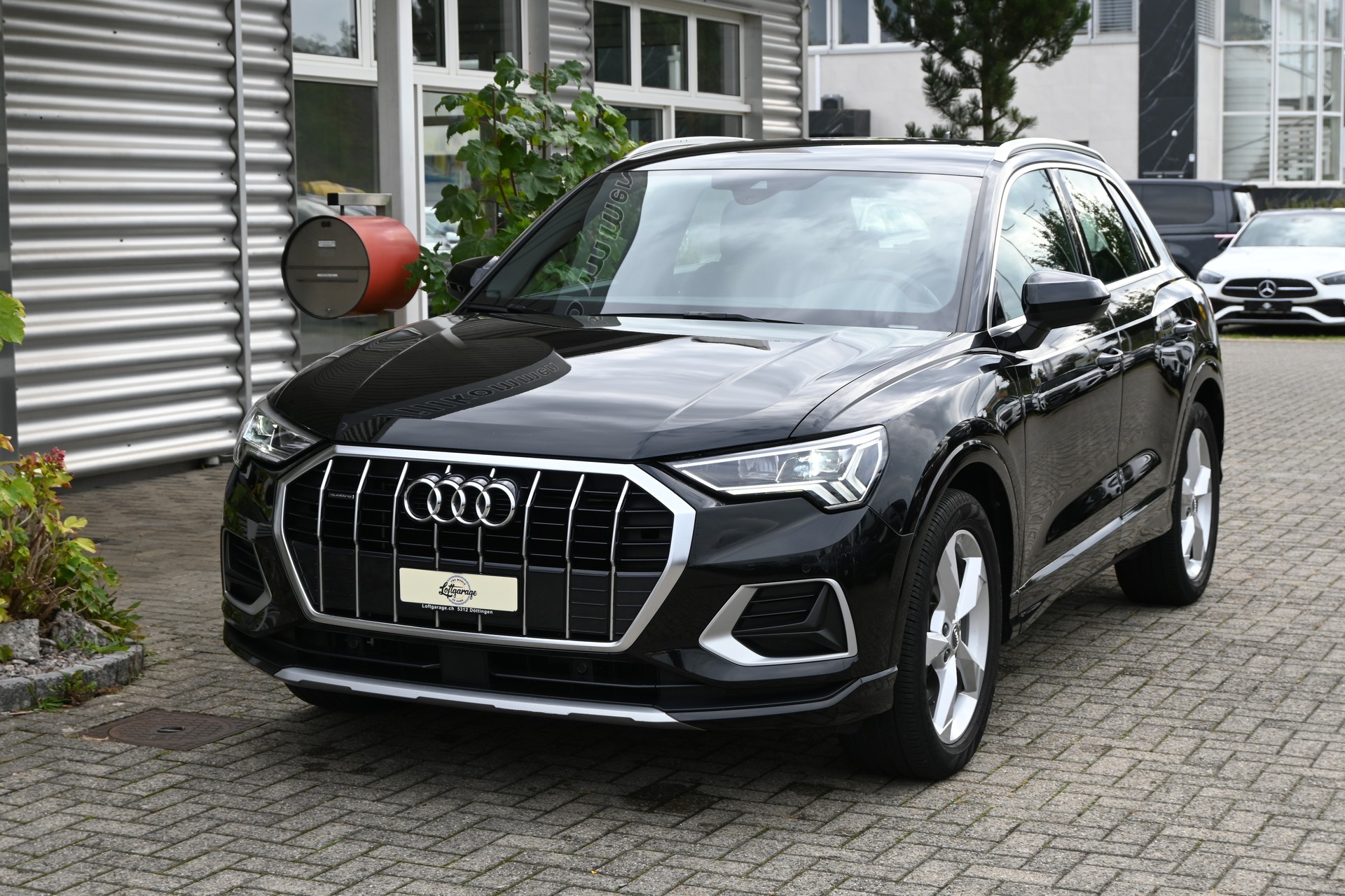 AUDI Q3 40 TFSI S line quattro S-tronic + AHK 2100kg-image-1
