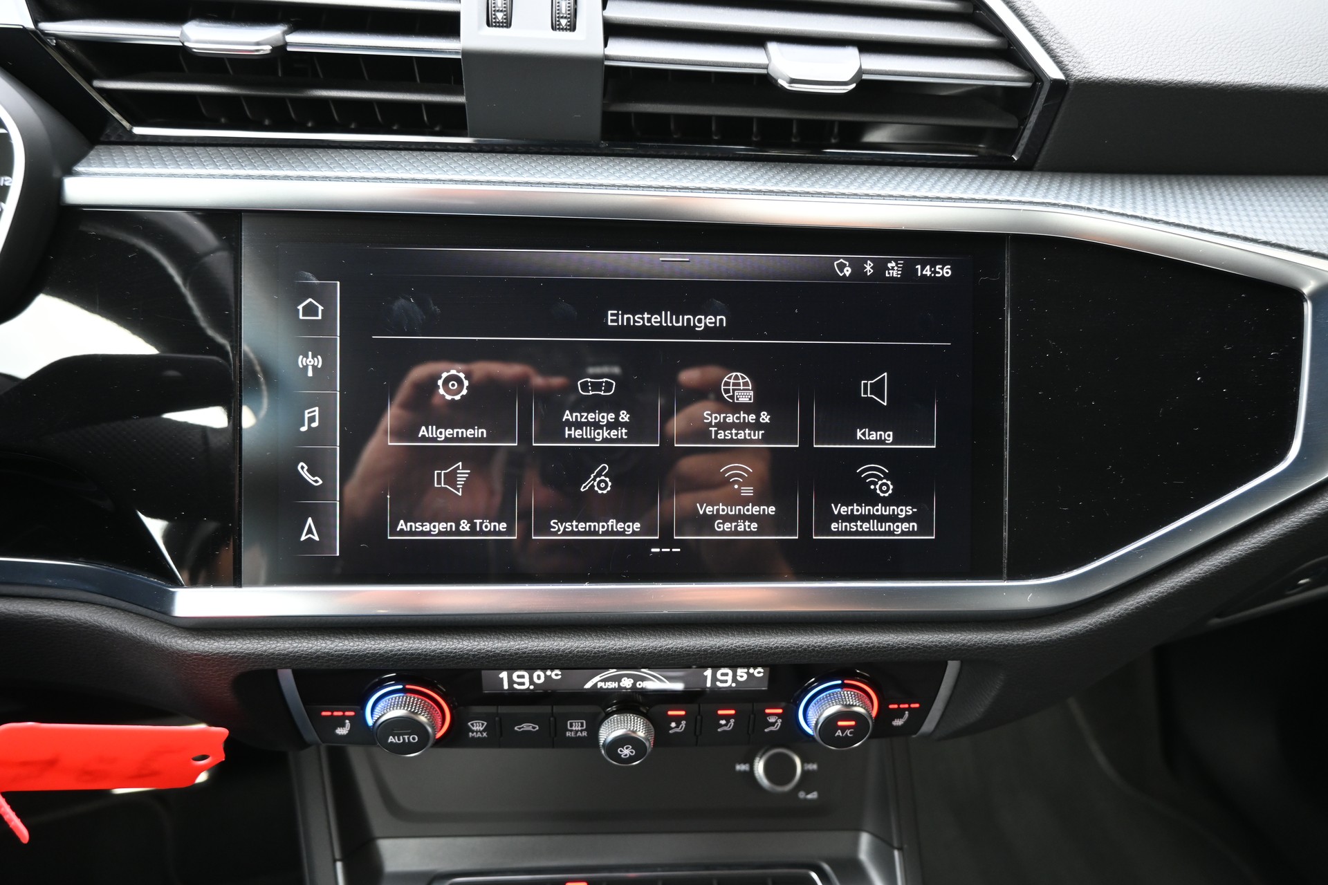AUDI Q3 40 TFSI S line quattro S-tronic + AHK 2100kg-image-27