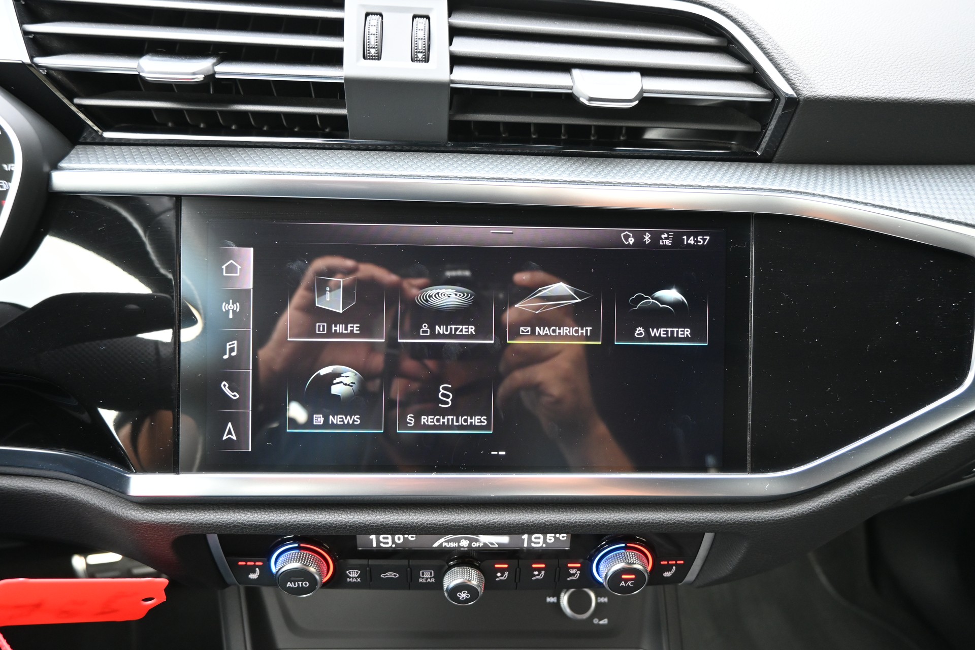 AUDI Q3 40 TFSI S line quattro S-tronic + AHK 2100kg-image-30