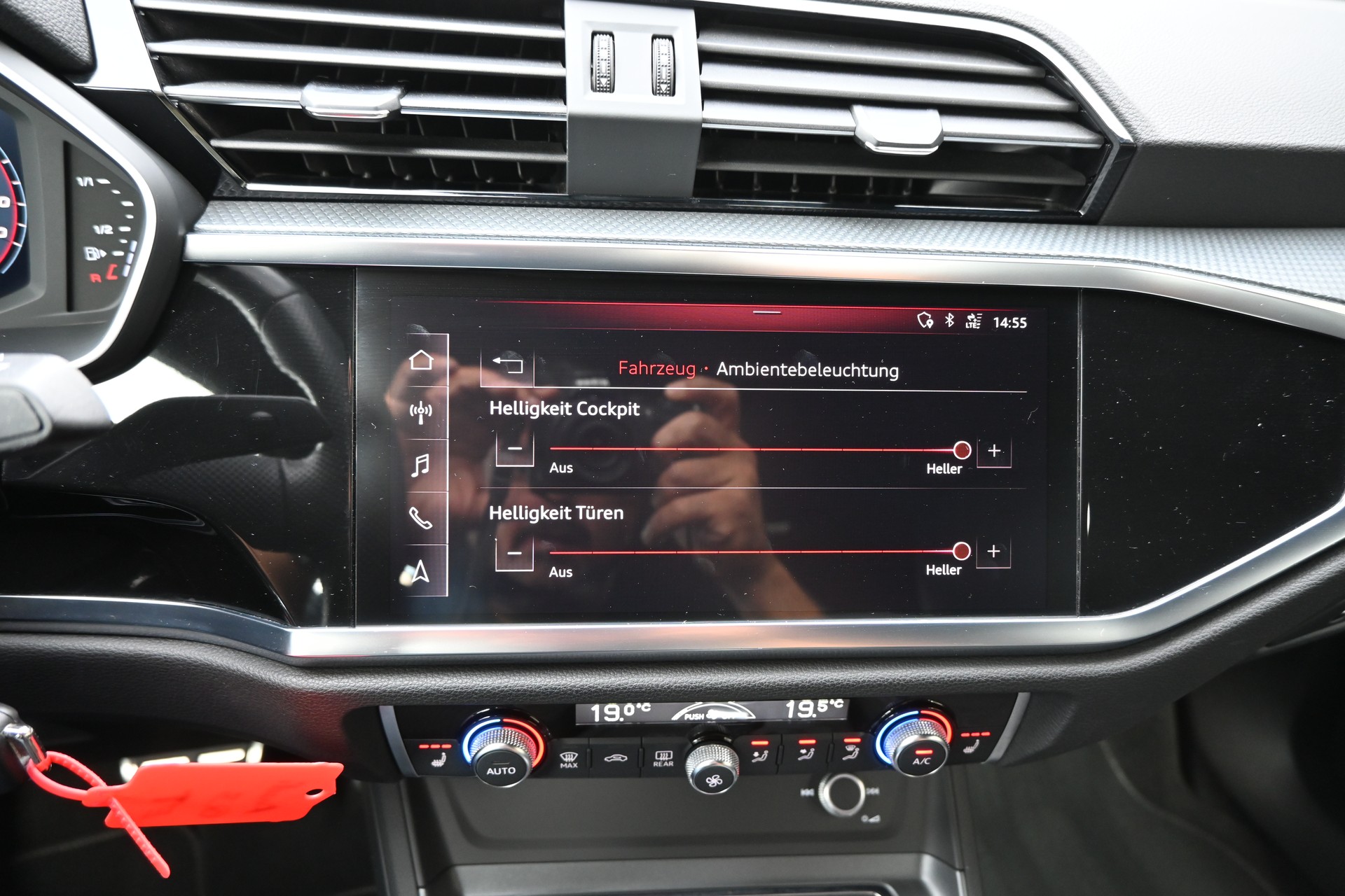 AUDI Q3 40 TFSI S line quattro S-tronic + AHK 2100kg-image-24