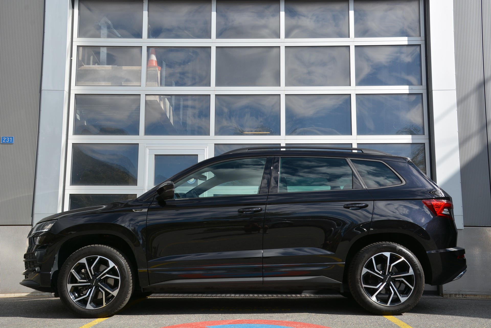 SKODA Karoq 2.0 TSI SportLine 4x4 DSG-image-3