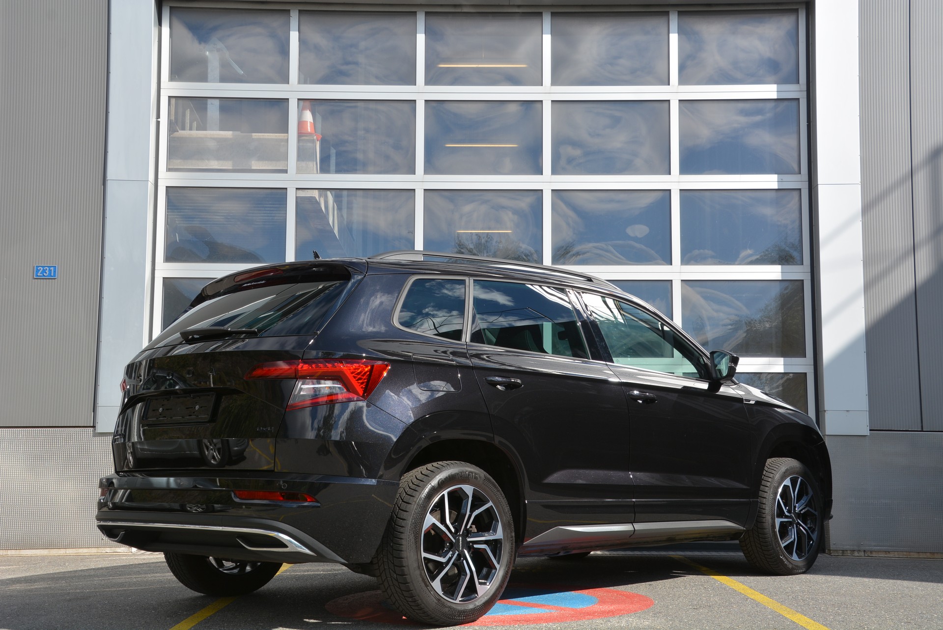 SKODA Karoq 2.0 TSI SportLine 4x4 DSG-image-1